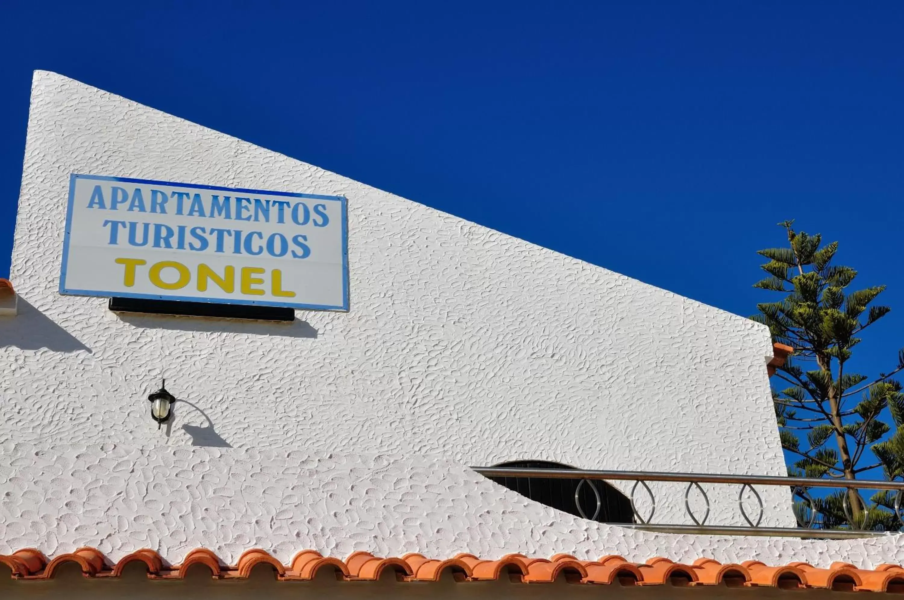 Facade/entrance in Tonel Apartamentos Turisticos