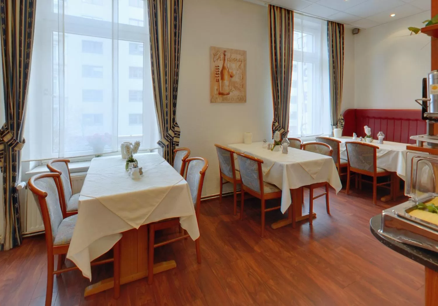 Restaurant/places to eat in Hotel Lumen am Hauptbahnhof