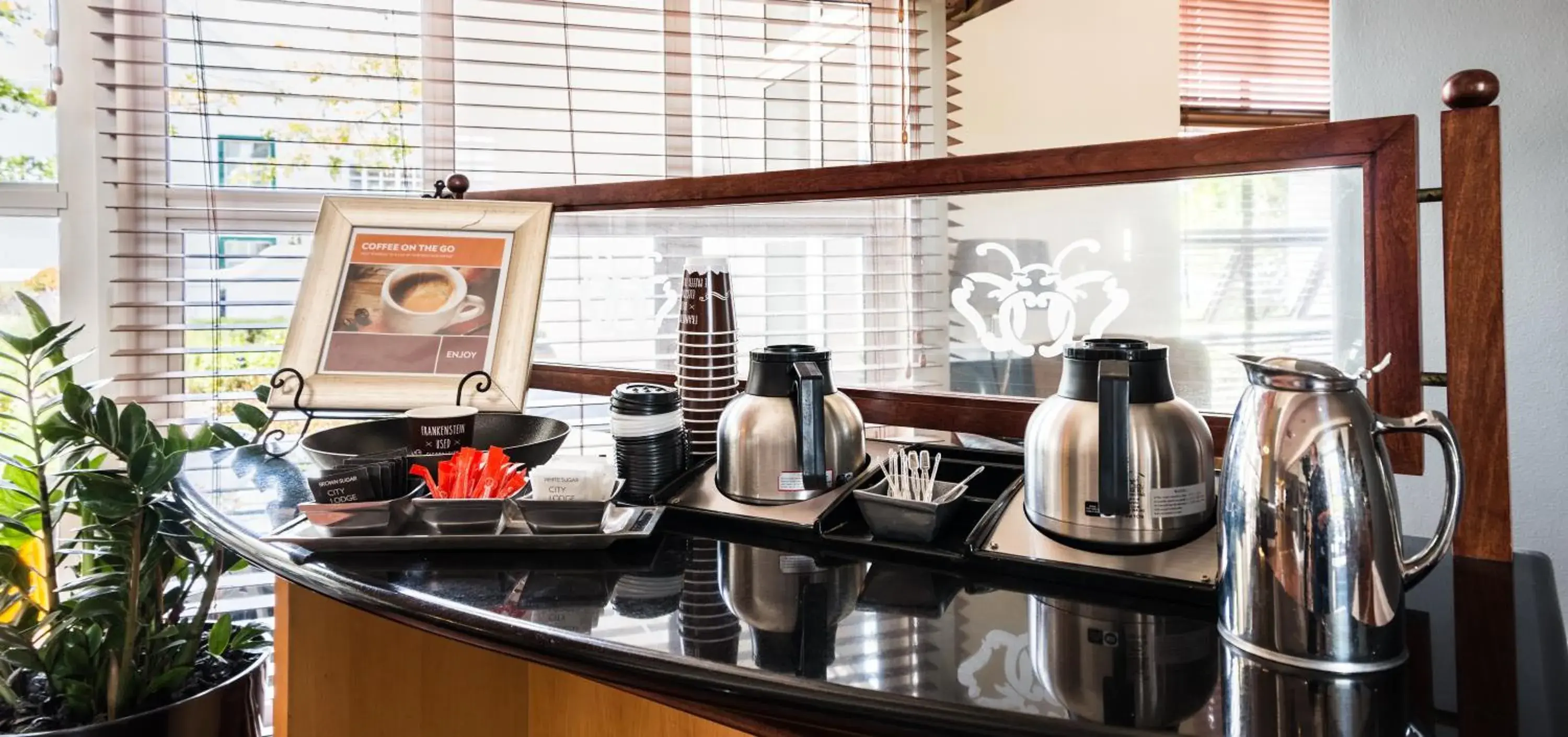 Coffee/tea facilities, Kitchen/Kitchenette in City Lodge Hotel GrandWest