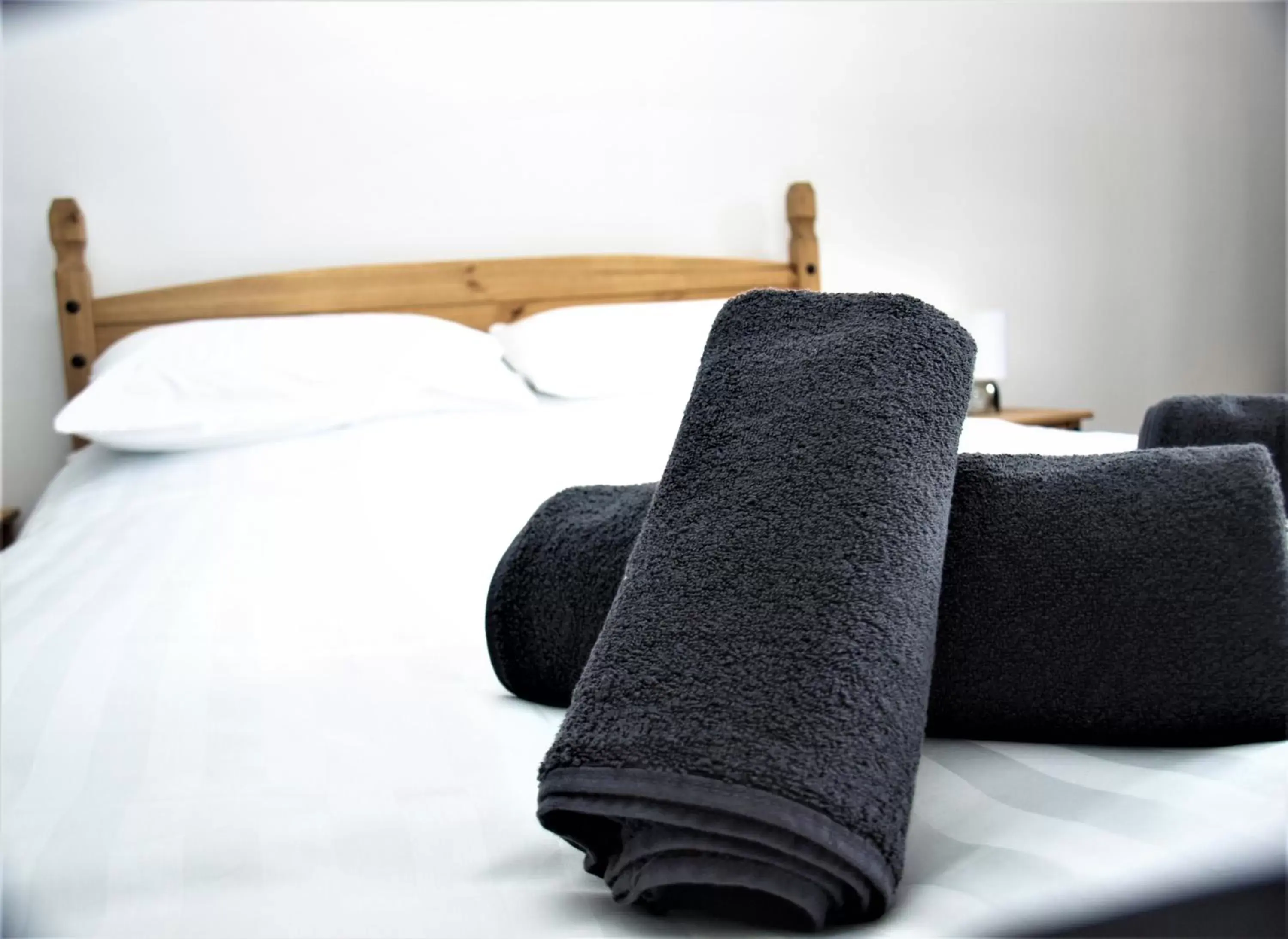 towels, Bed in Dunstaffnage Marina Suites and Lodges