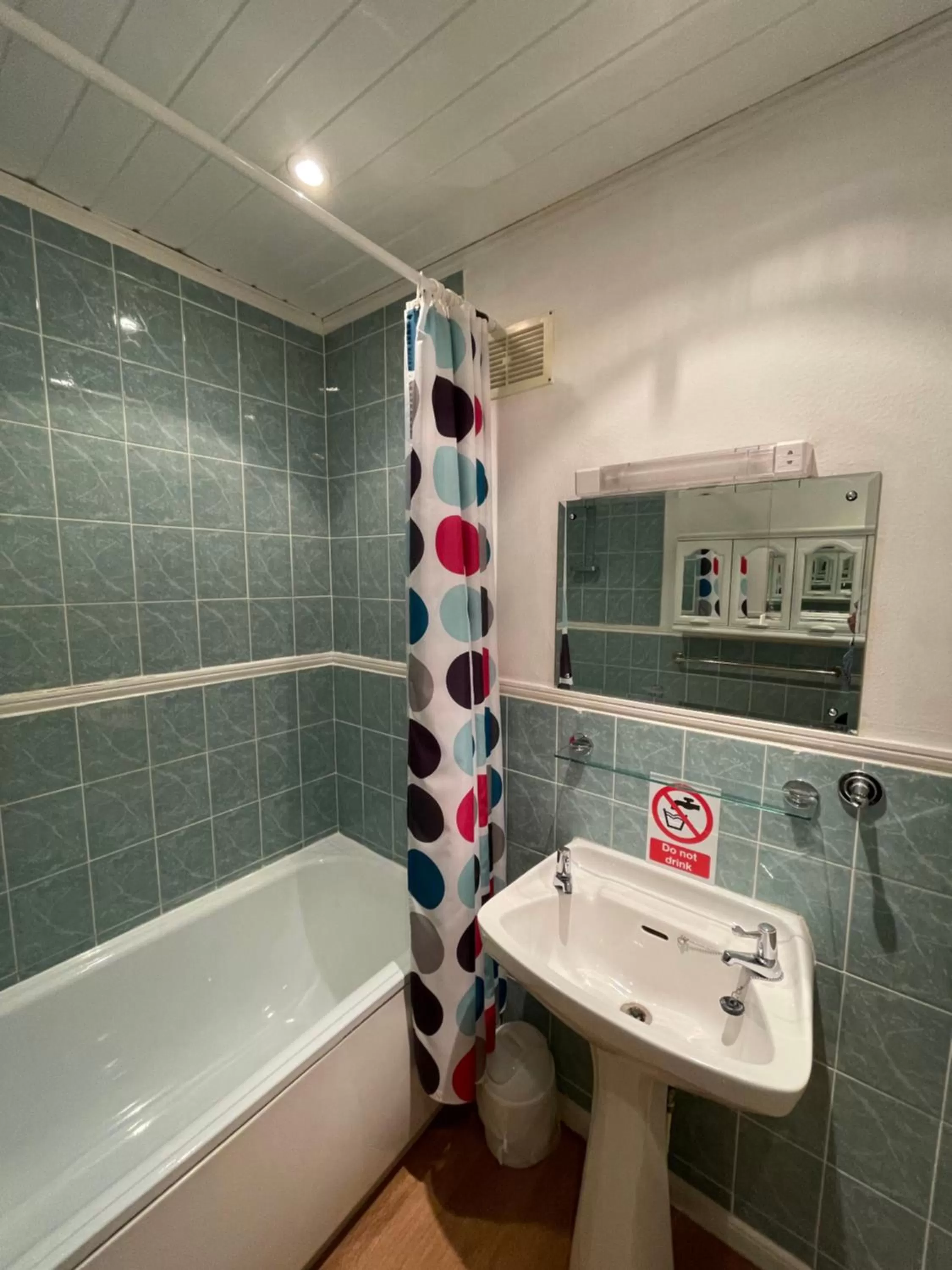 Shower, Bathroom in The Silver How