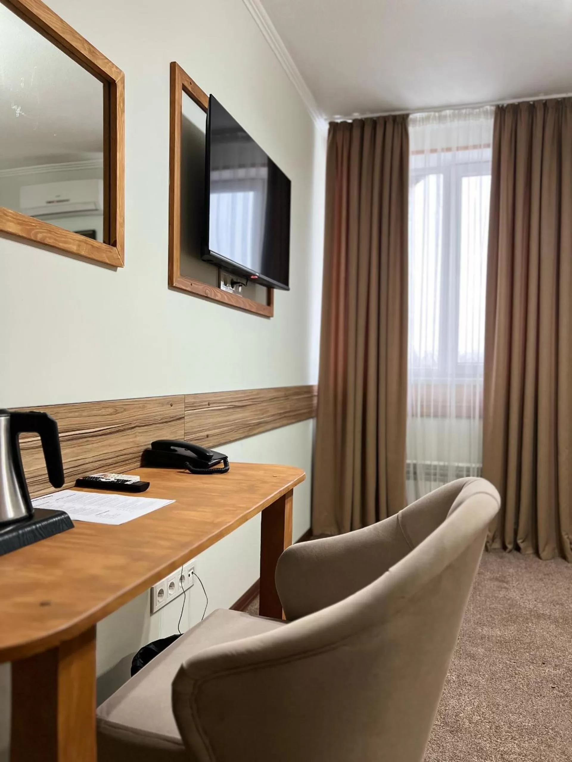 TV and multimedia in Kausar Hotel