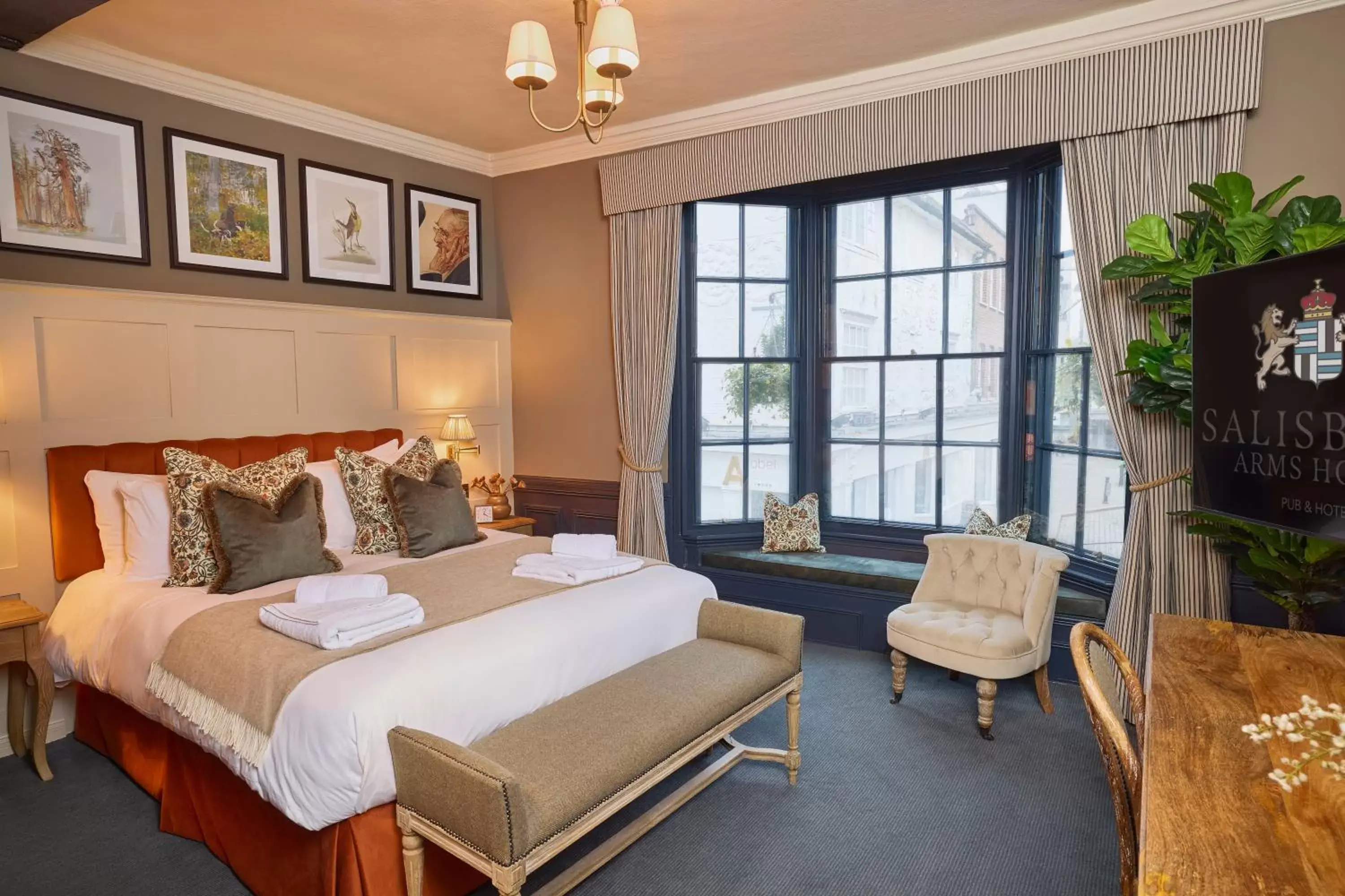 Bedroom in Salisbury Arms Hotel