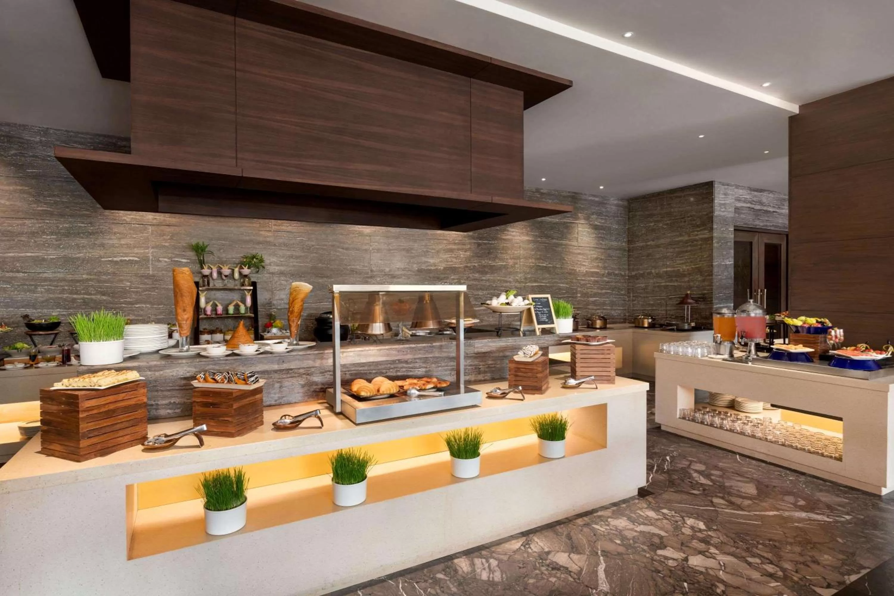 Restaurant/places to eat in Wyndham Chandigarh Mohali