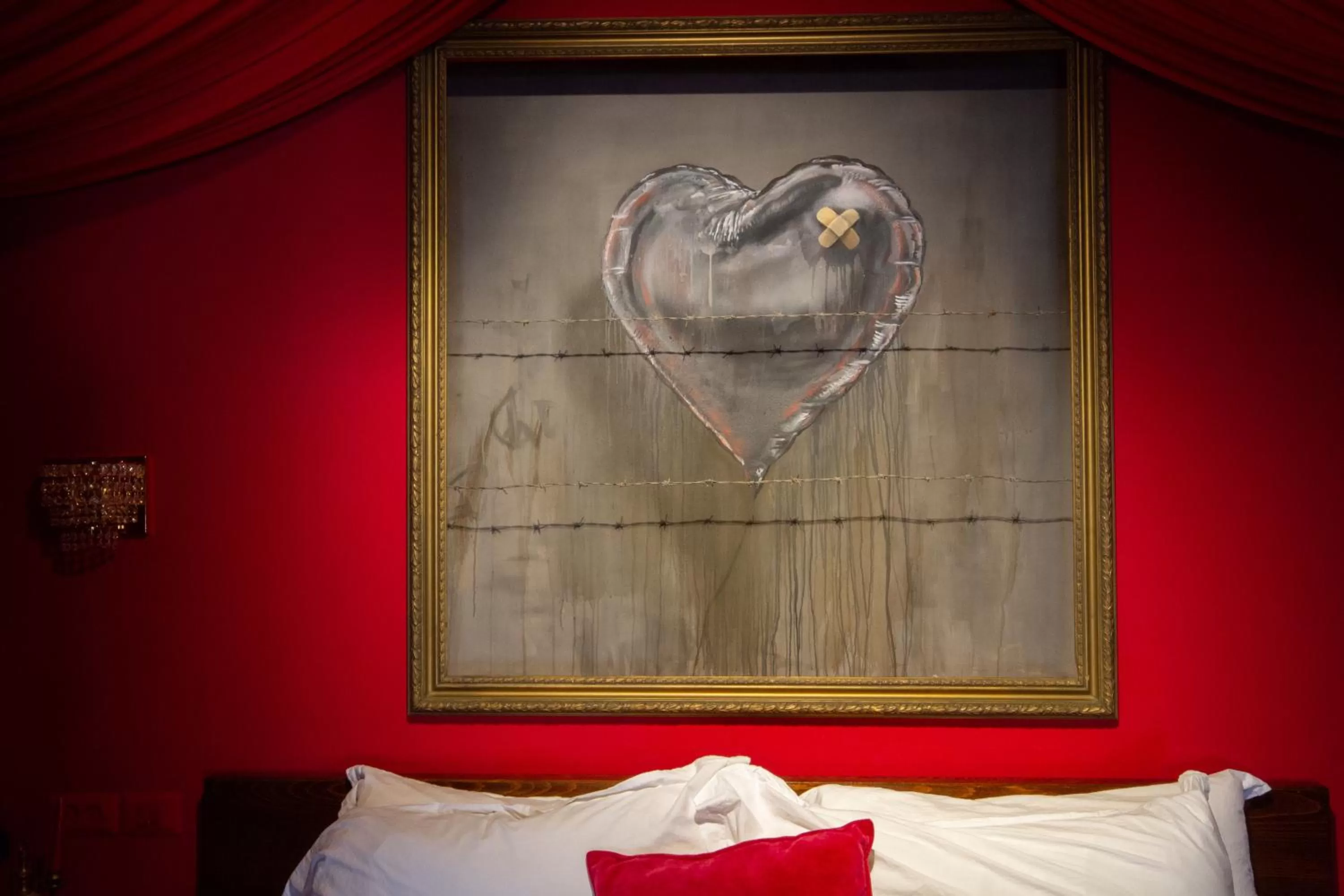 Bedroom, Bed in The Walled Off Hotel