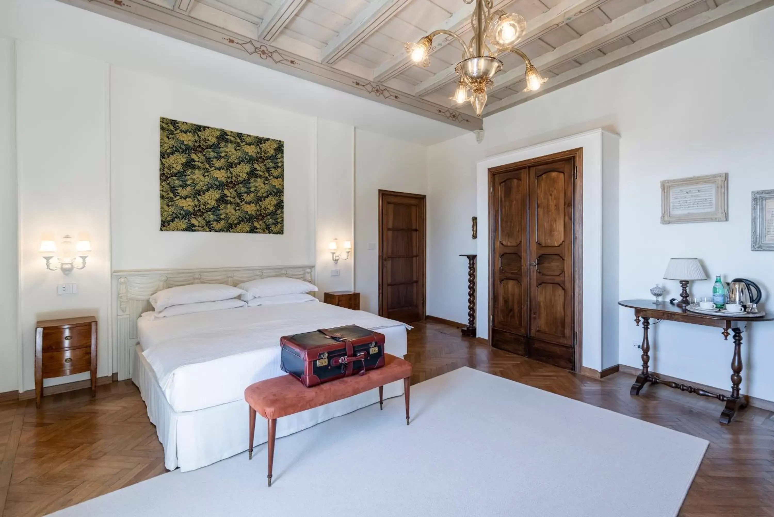 Photo of the whole room, Bed in FORESTERIA di PALAZZO RADICI