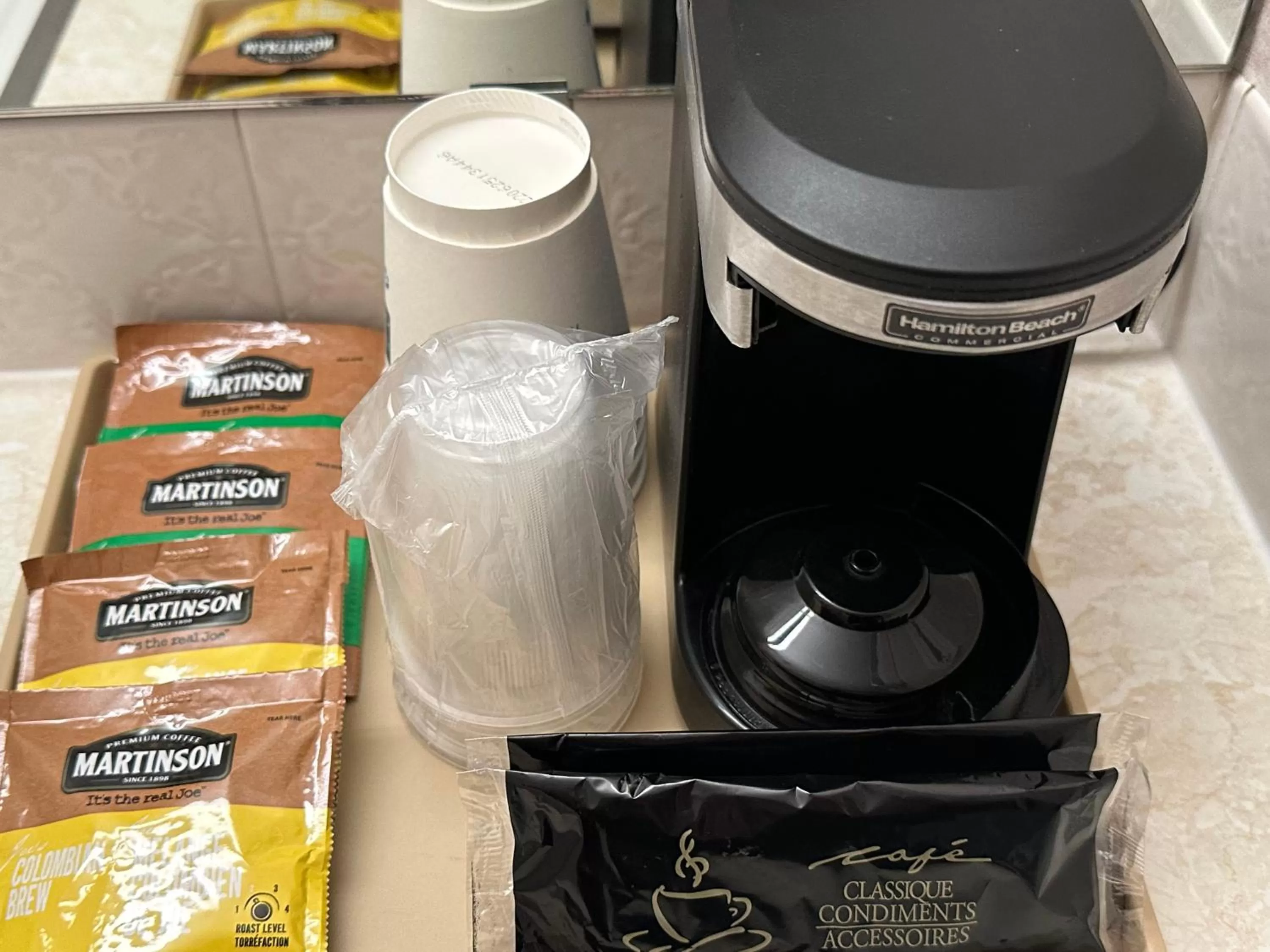 Coffee/tea facilities in Super 8 by Wyndham Lethbridge