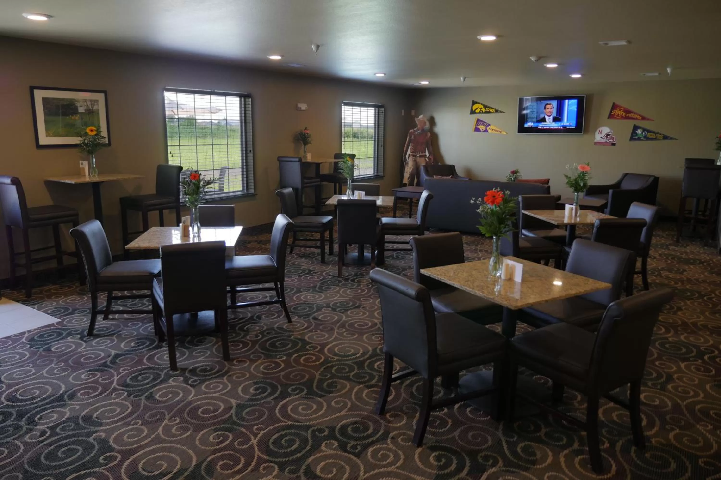 Lounge or bar in Cobblestone Inn & Suites-Winterset