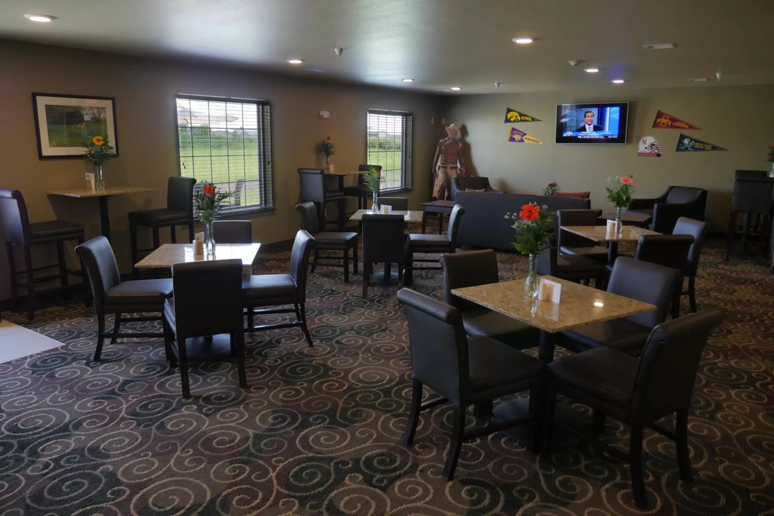 Lounge or bar, Restaurant/Places to Eat in Cobblestone Inn & Suites-Winterset