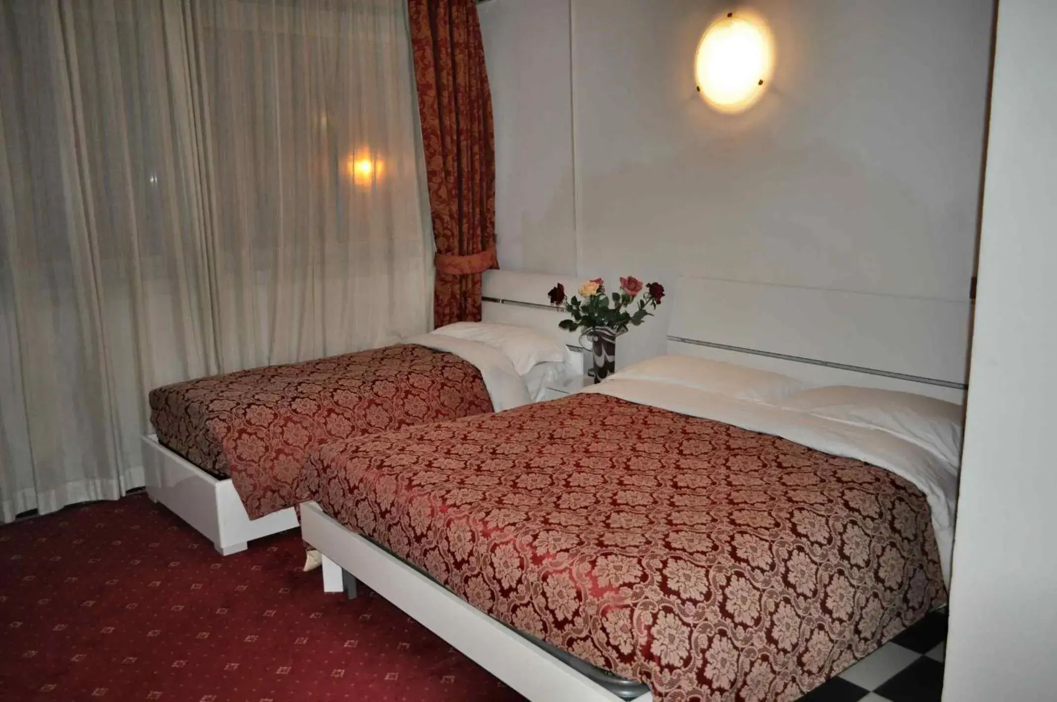 Bed in Hotel Giulietta e Romeo