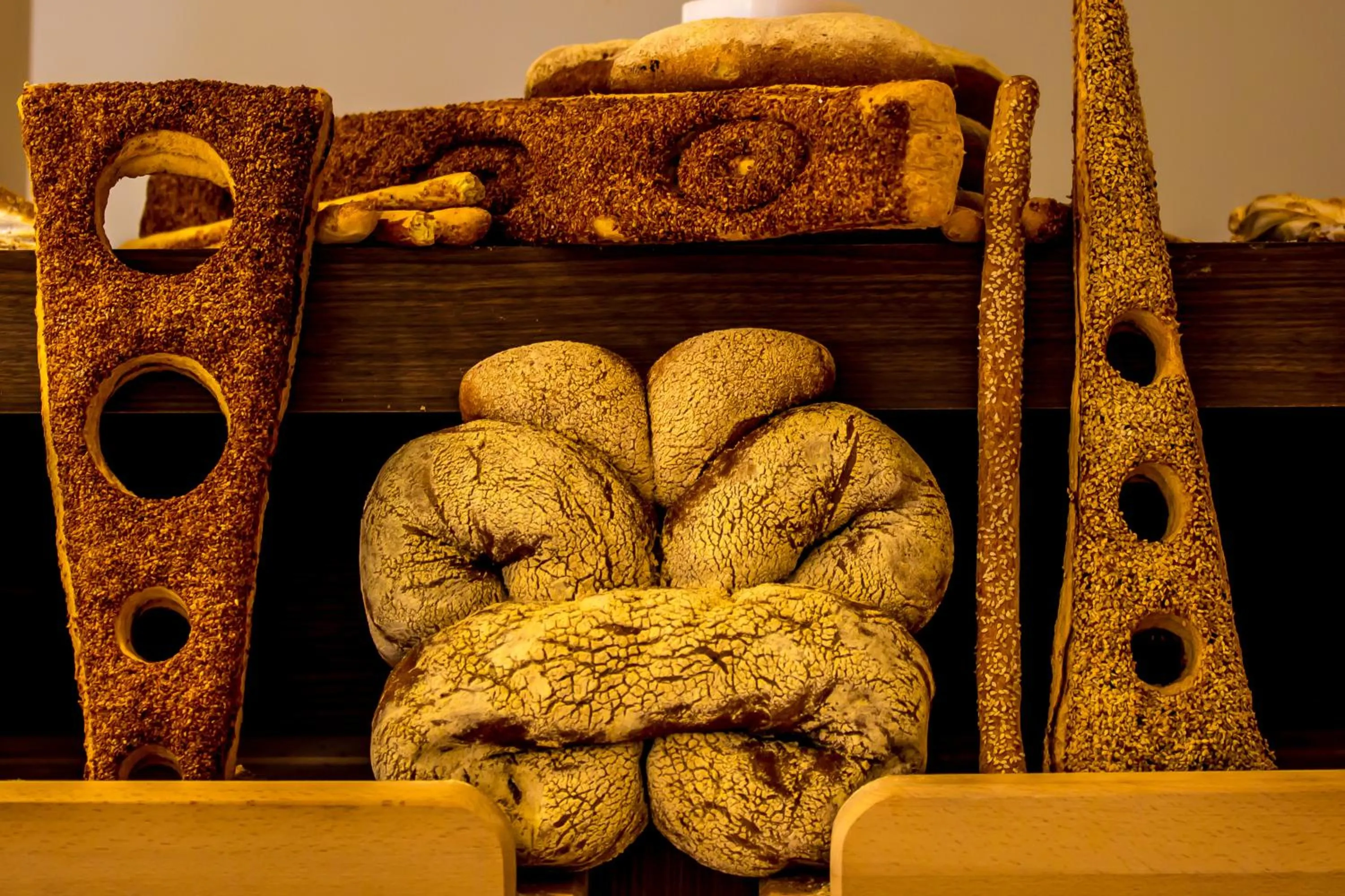 Food and drinks in Julian Club Hotel