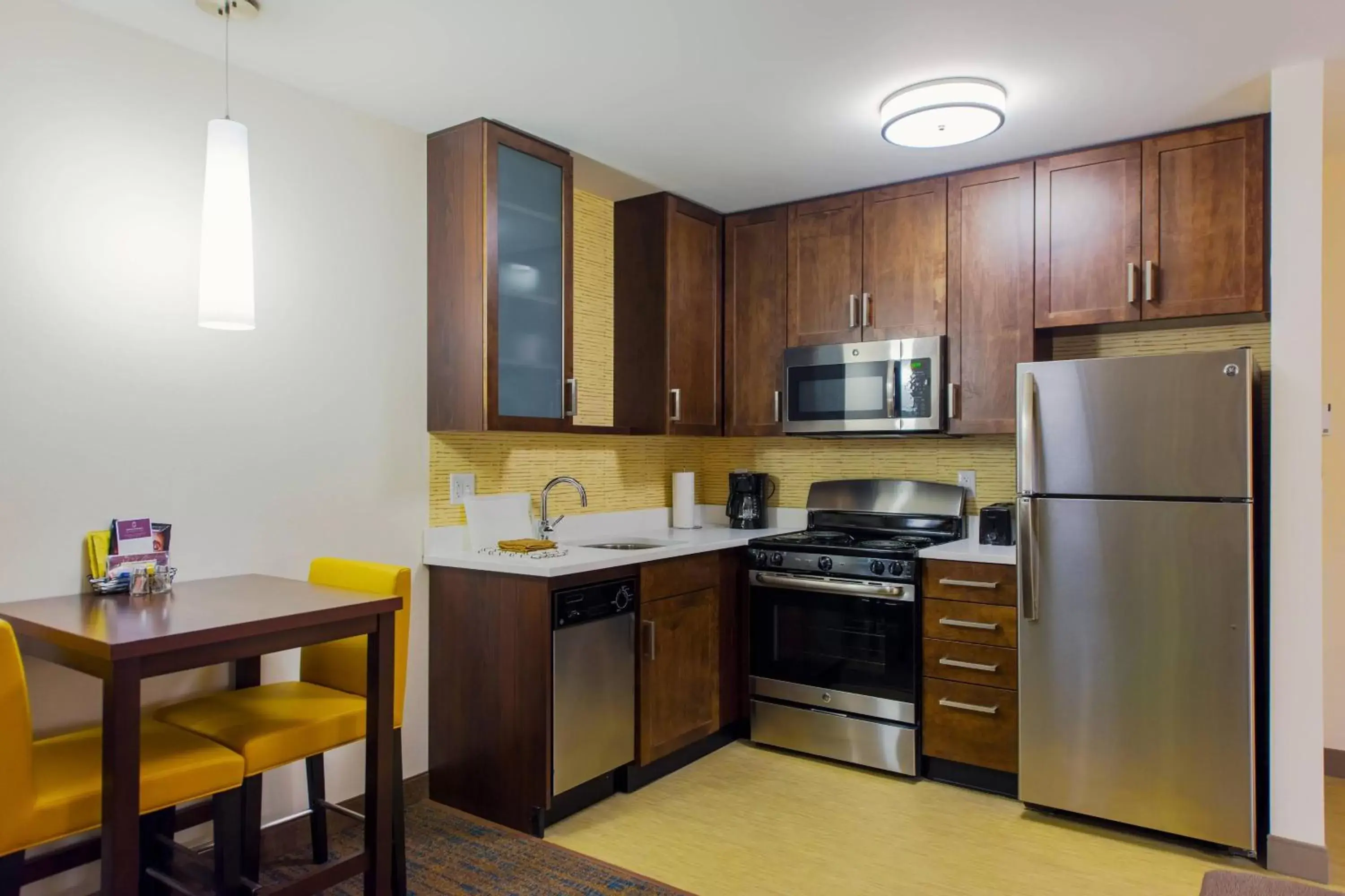 Kitchen or kitchenette, Kitchen/Kitchenette in Residence Inn by Marriott Philadelphia Glen Mills/Concordville