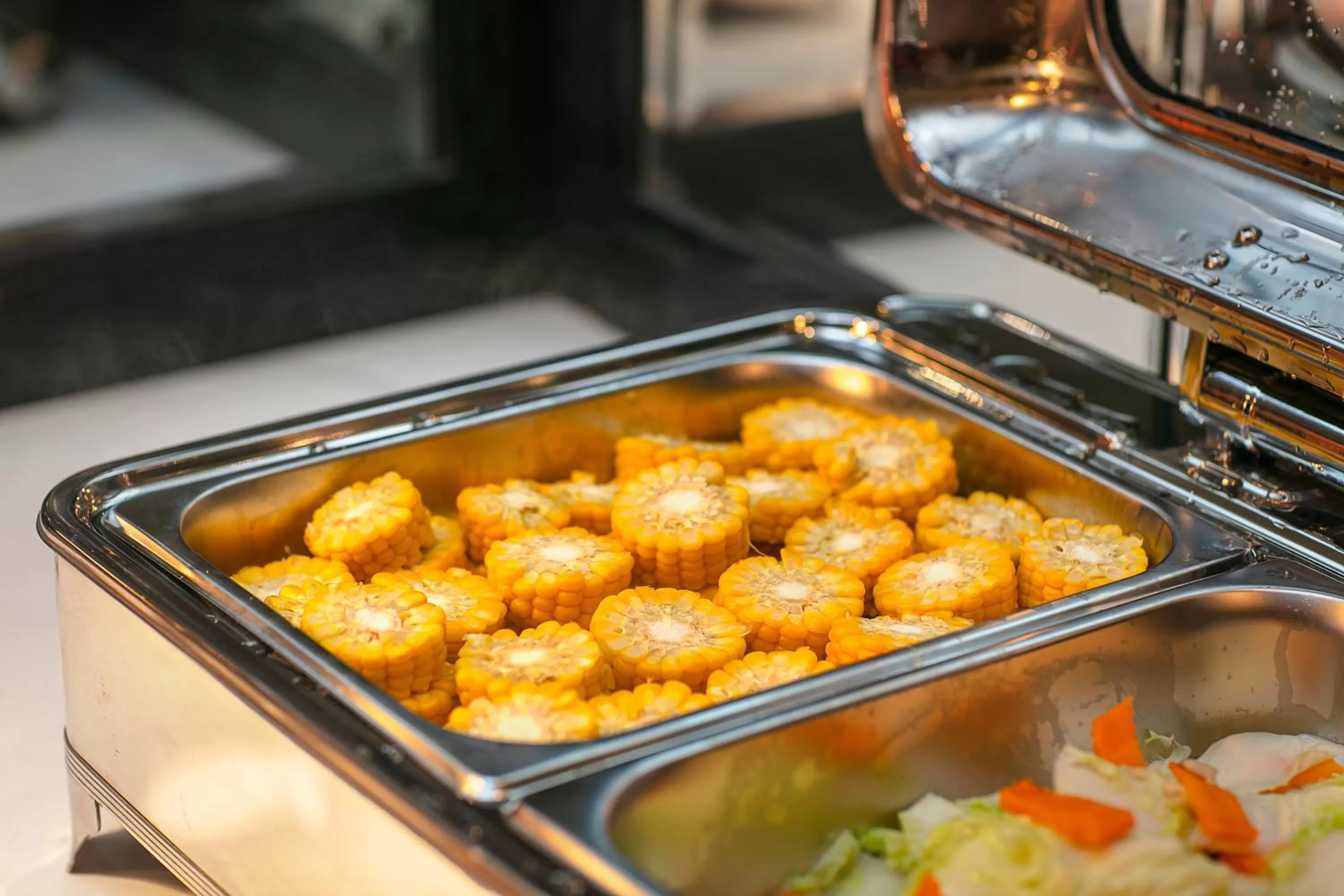 Food and drinks in Hanoi Paradise Center Hotel & Spa