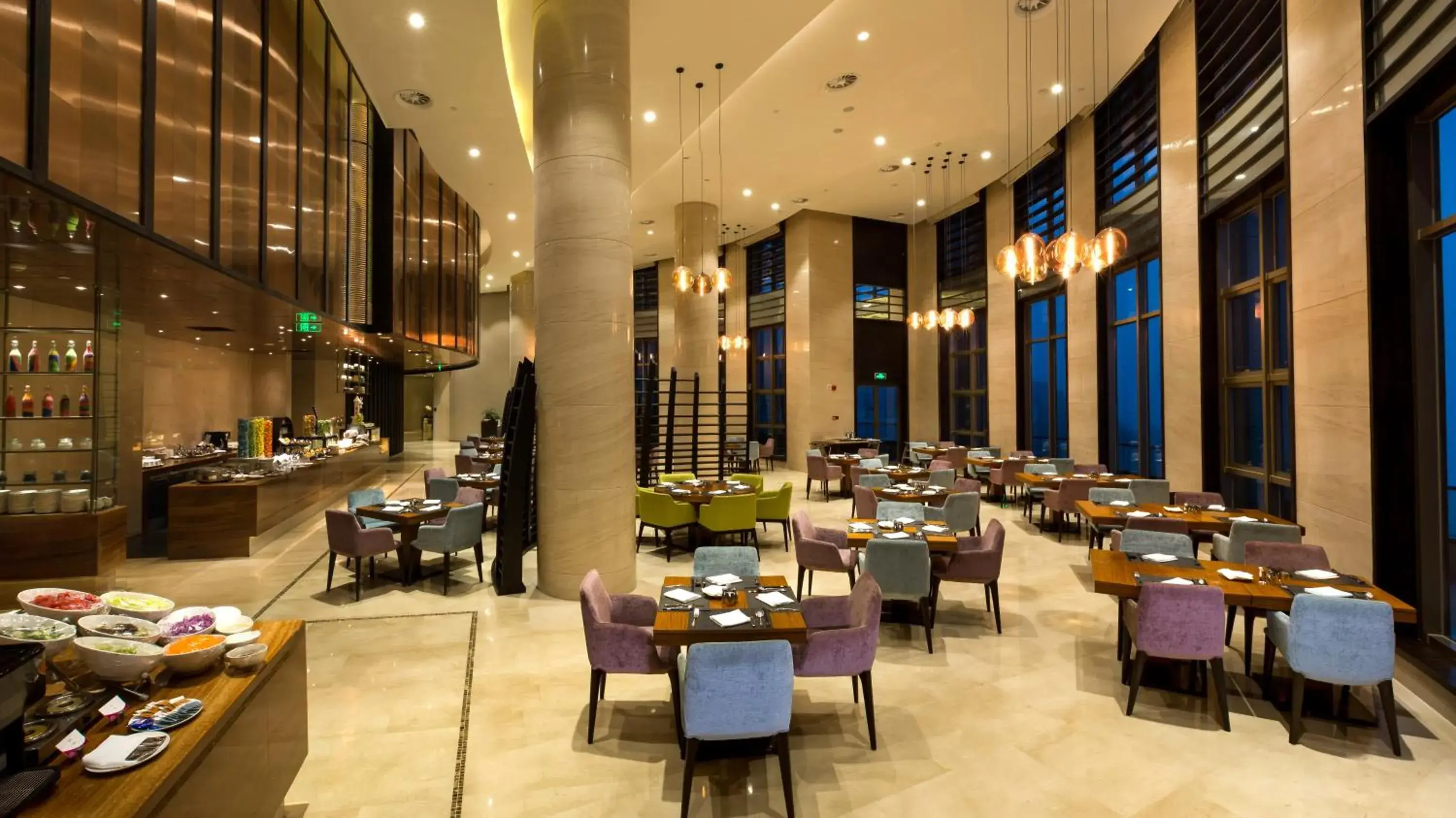 Restaurant/Places to Eat in Crowne Plaza Chongqing New North Zone, an IHG Hotel
