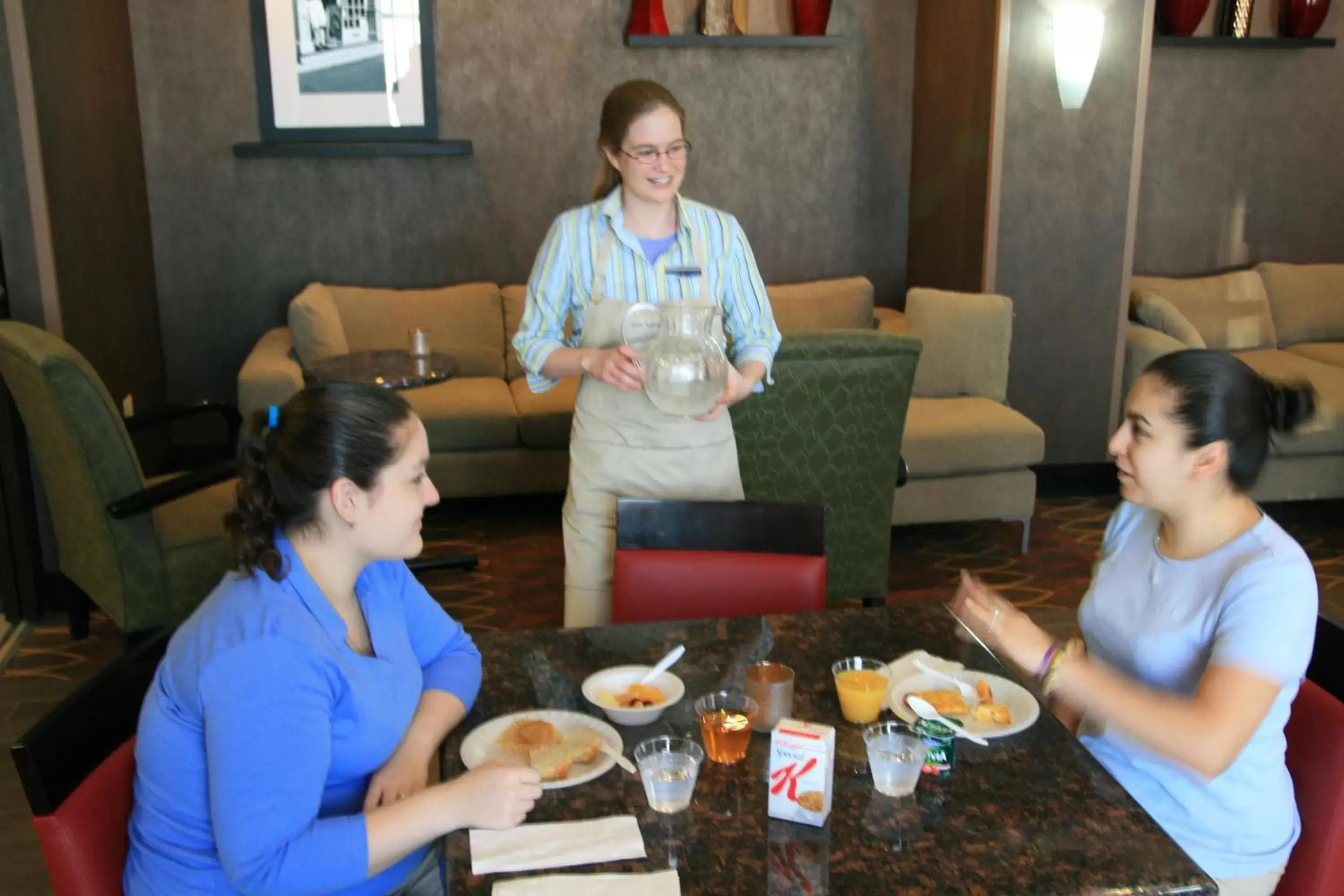 Dining area in Hampton Inn & Suites Lebanon