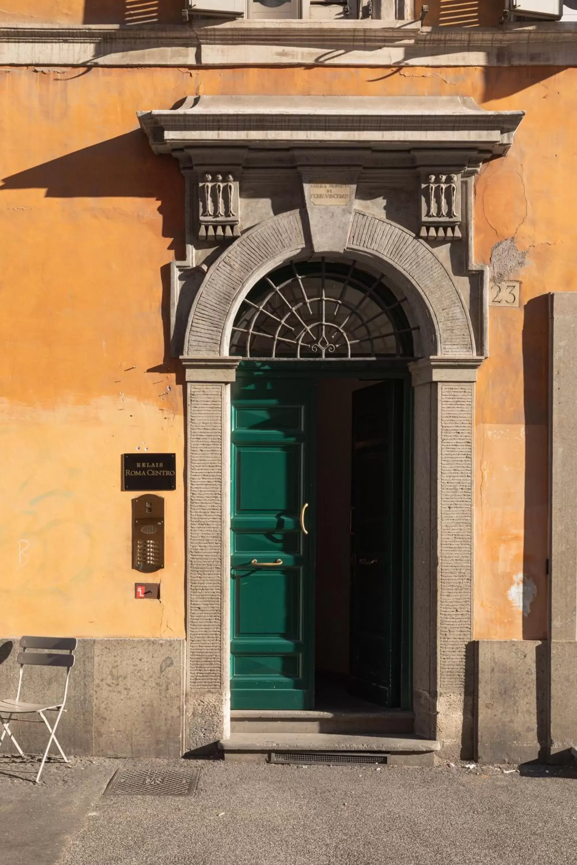 Facade/entrance in Relais Roma Centro