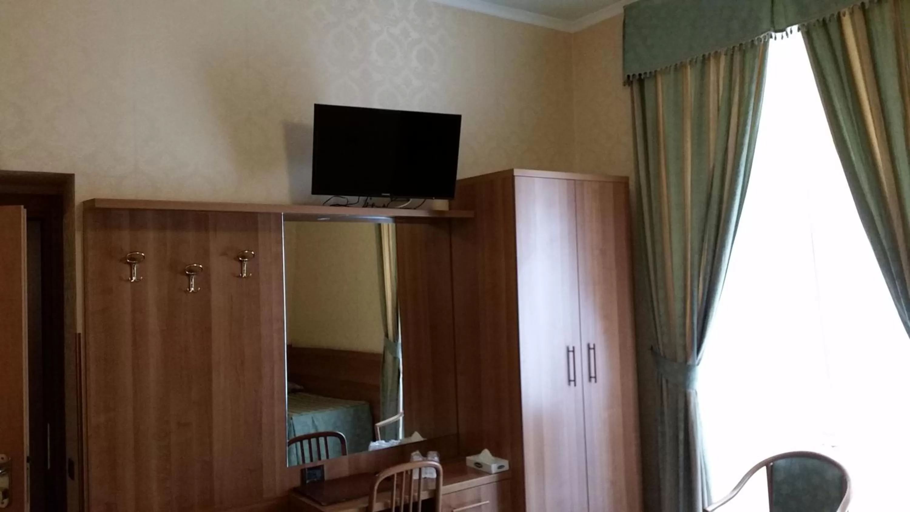 TV and multimedia in Hotel Teti