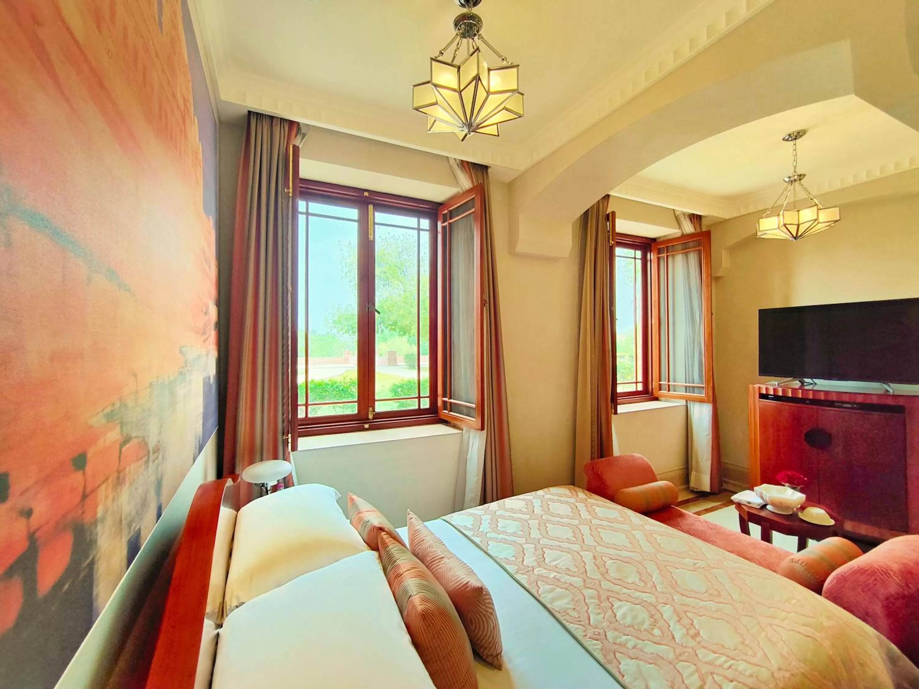 Bedroom, Bed in Umaid Bhawan Palace Jodhpur