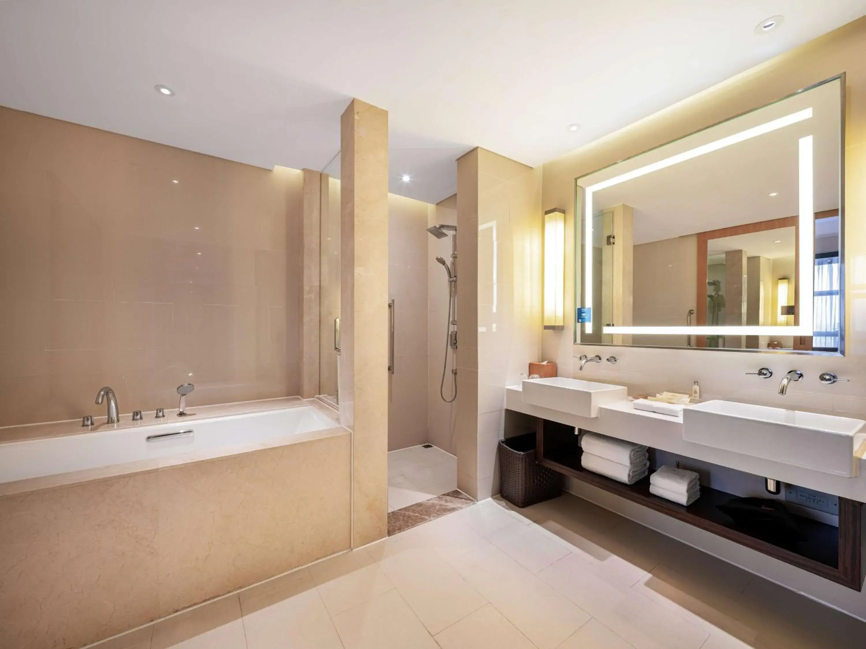 Bathroom in Hilton Garden Inn Chengdu Huayang