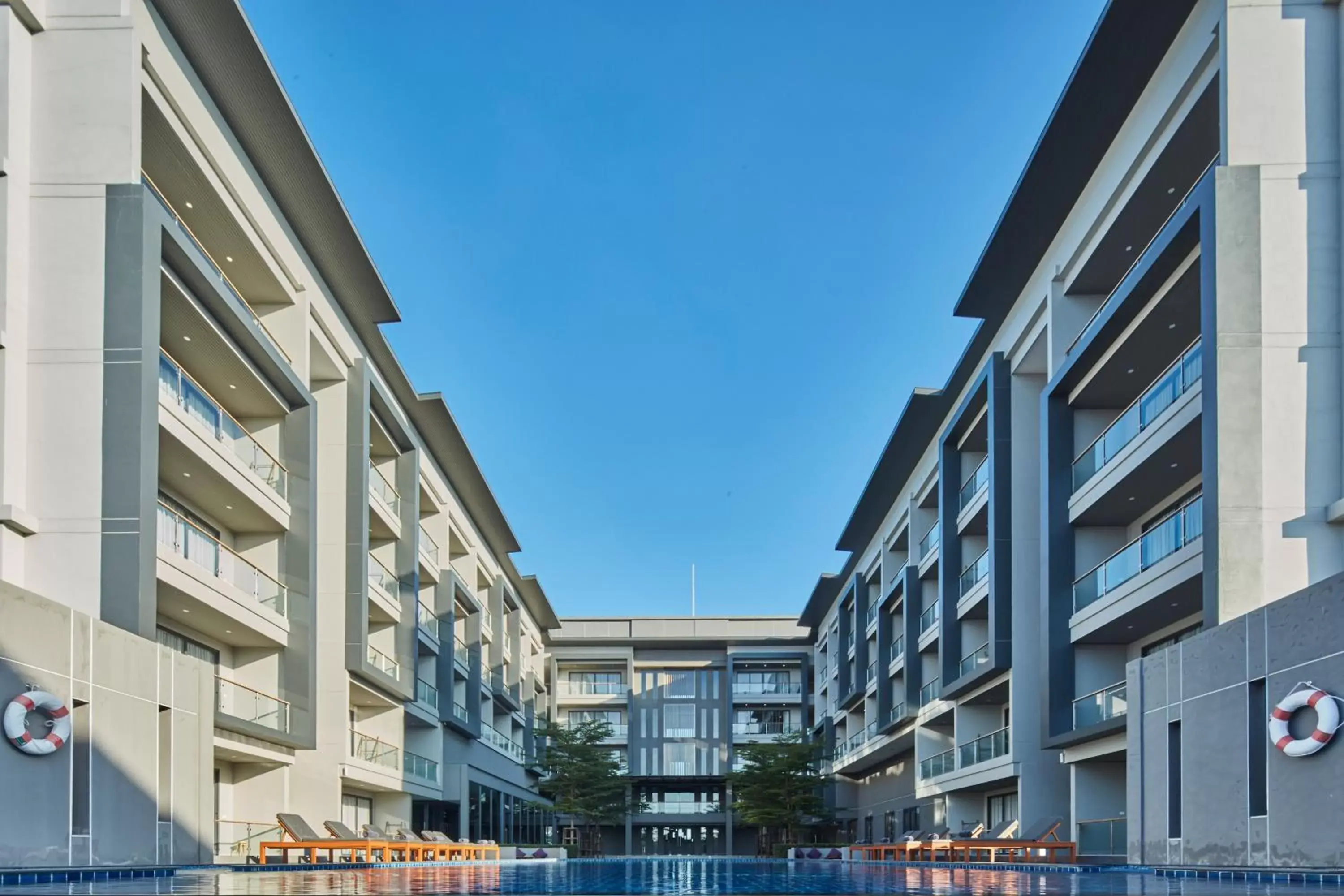 Swimming pool in Serenity Hotel and Spa Kabinburi