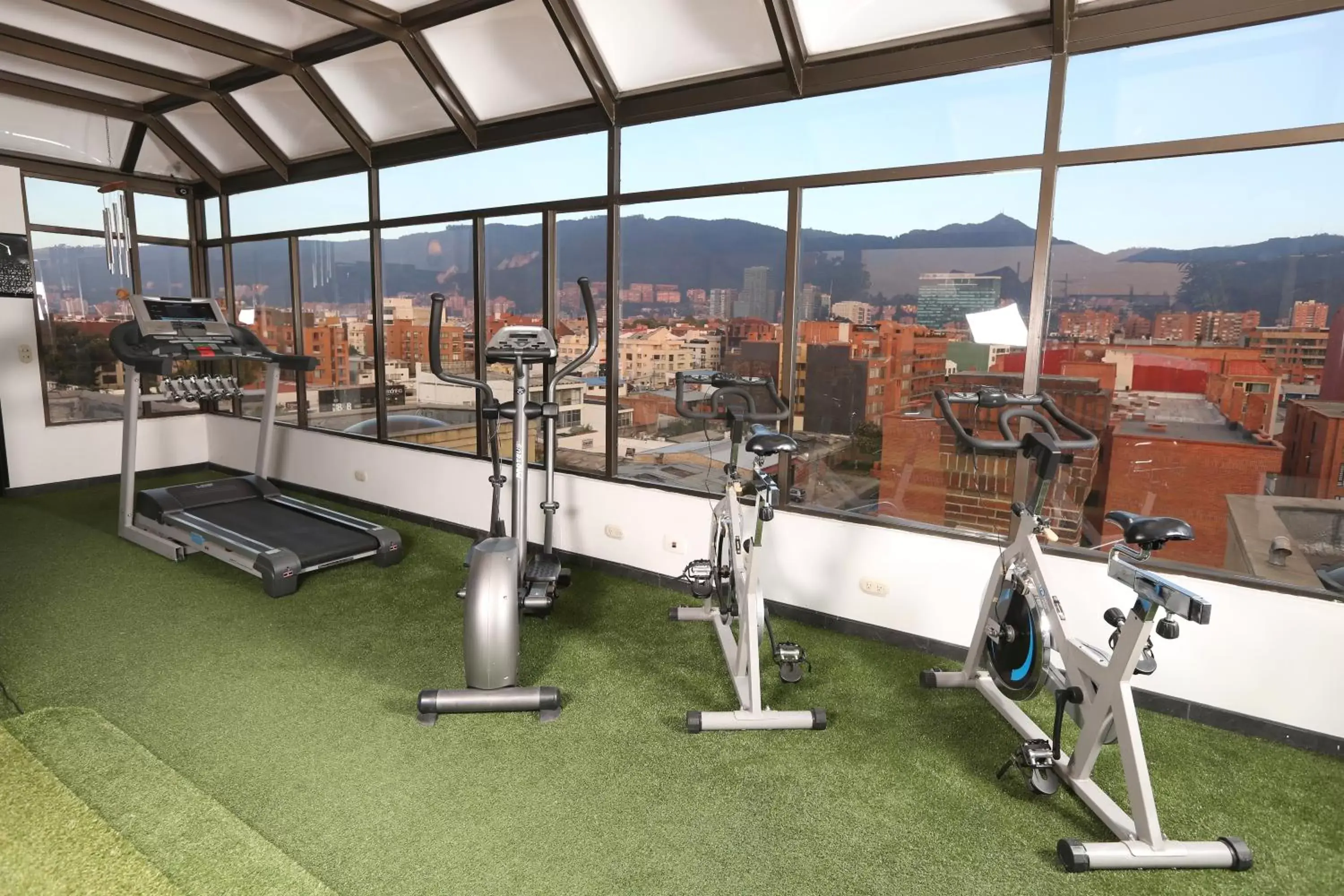 Area and facilities, Fitness Center/Facilities in Hotel Suites 108
