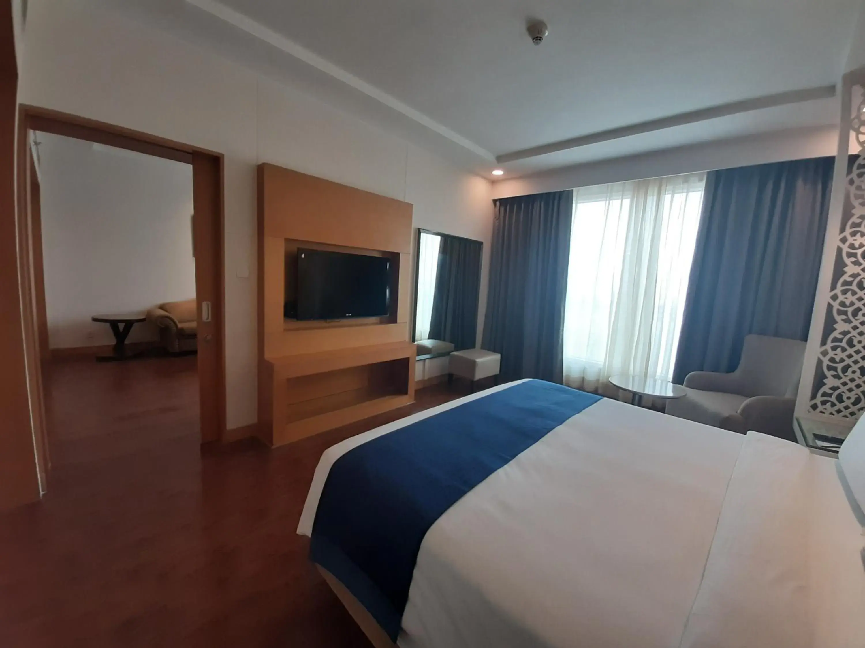 Bed in Holiday Inn Amritsar Ranjit Avenue, an IHG Hotel
