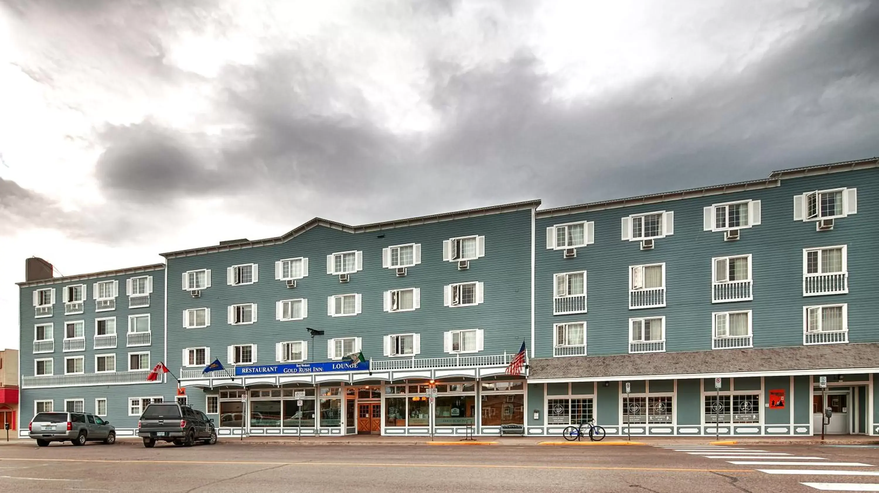 Property Building in Best Western Gold Rush Inn