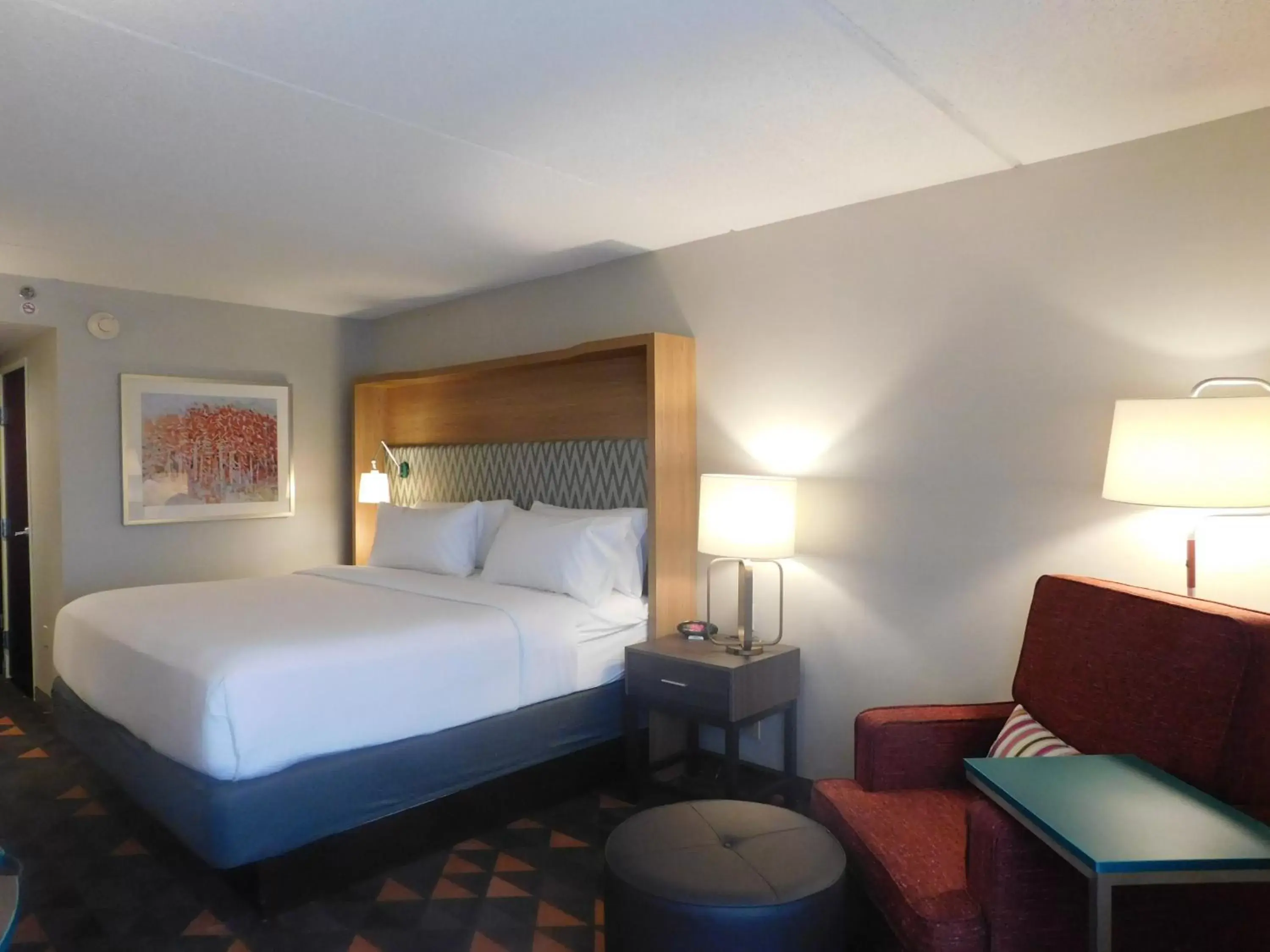 Photo of the whole room, Bed in Holiday Inn Hotel & Suites Rochester - Marketplace, an IHG Hotel