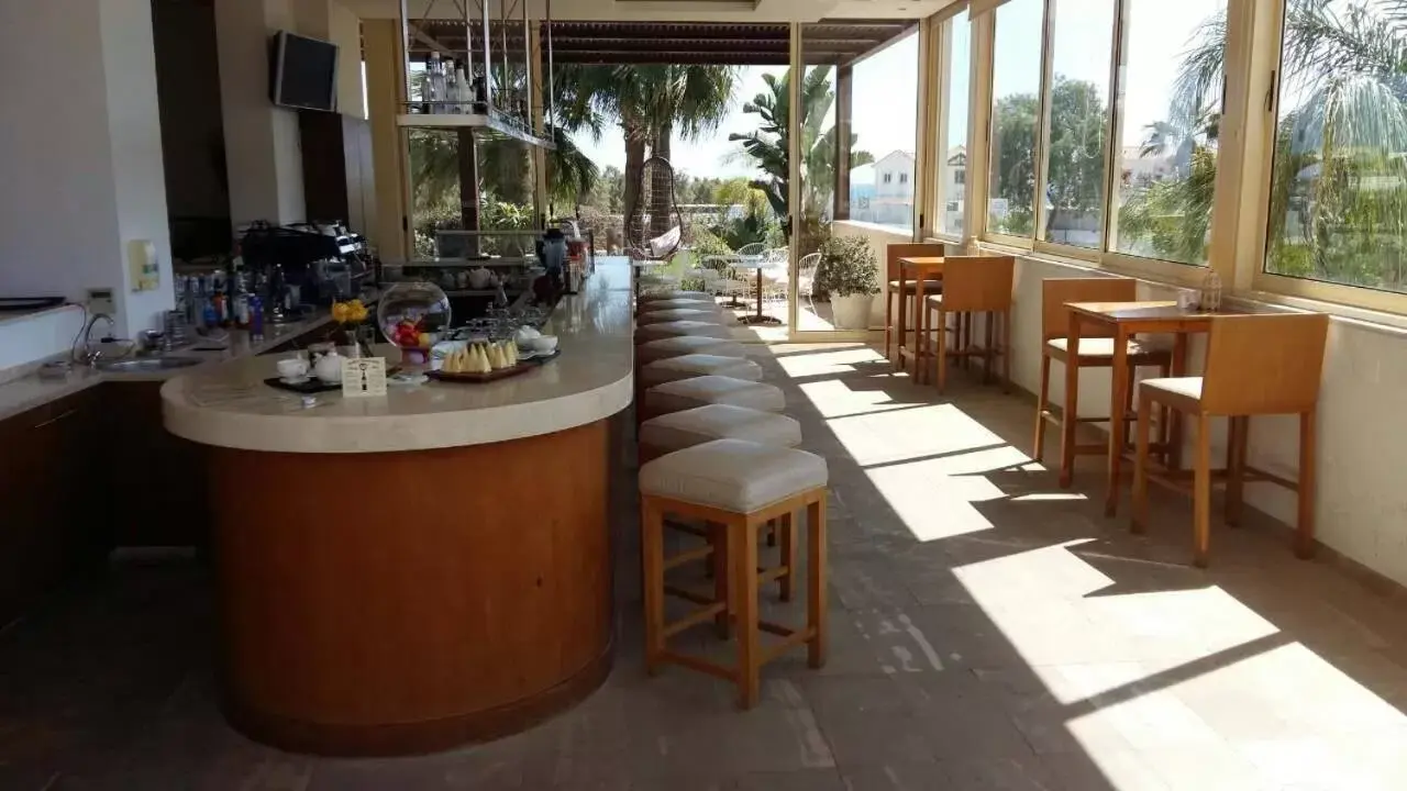 Restaurant/Places to Eat in E-Hotel Larnaca Resort & Spa