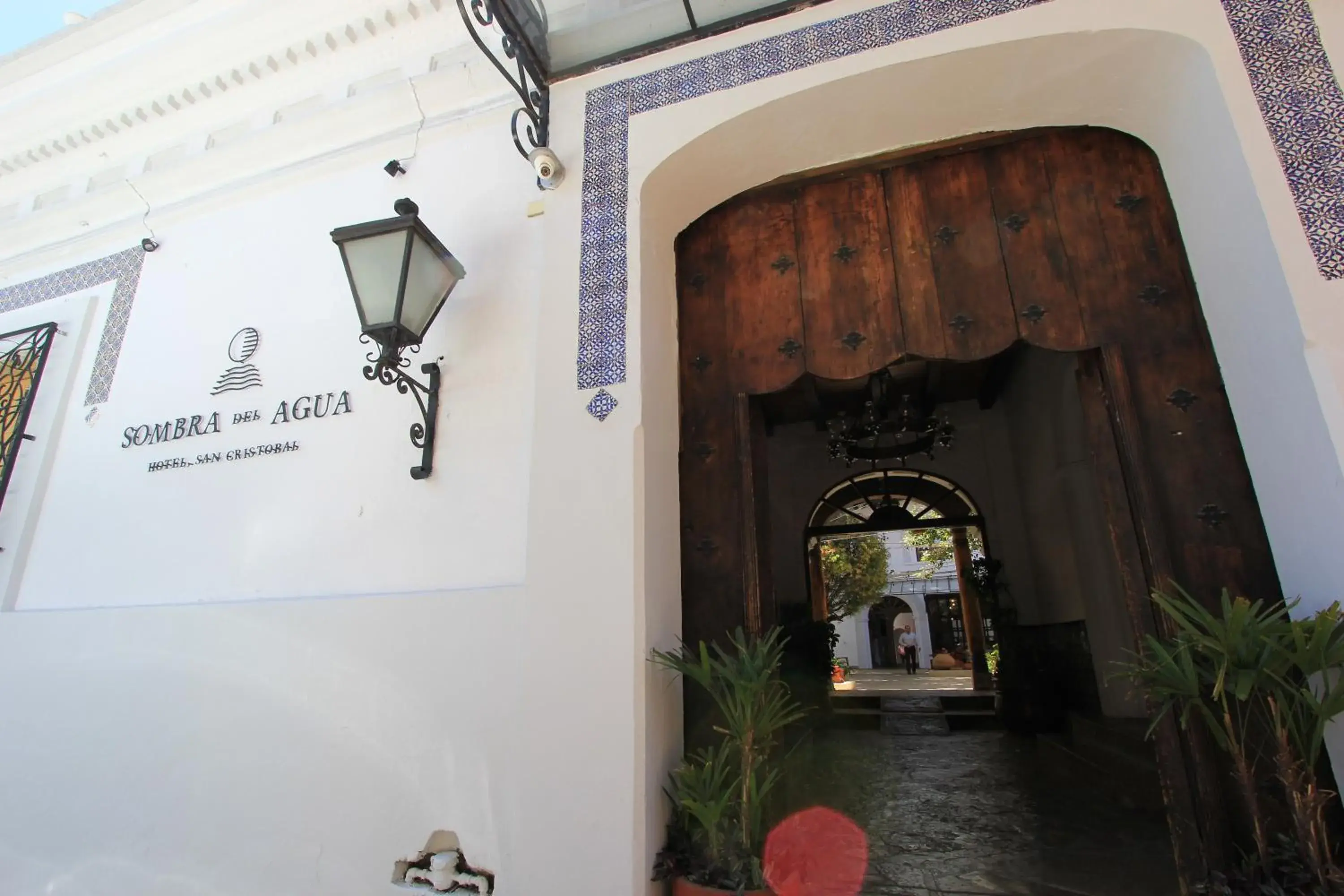 Facade/entrance in Sombra del Agua