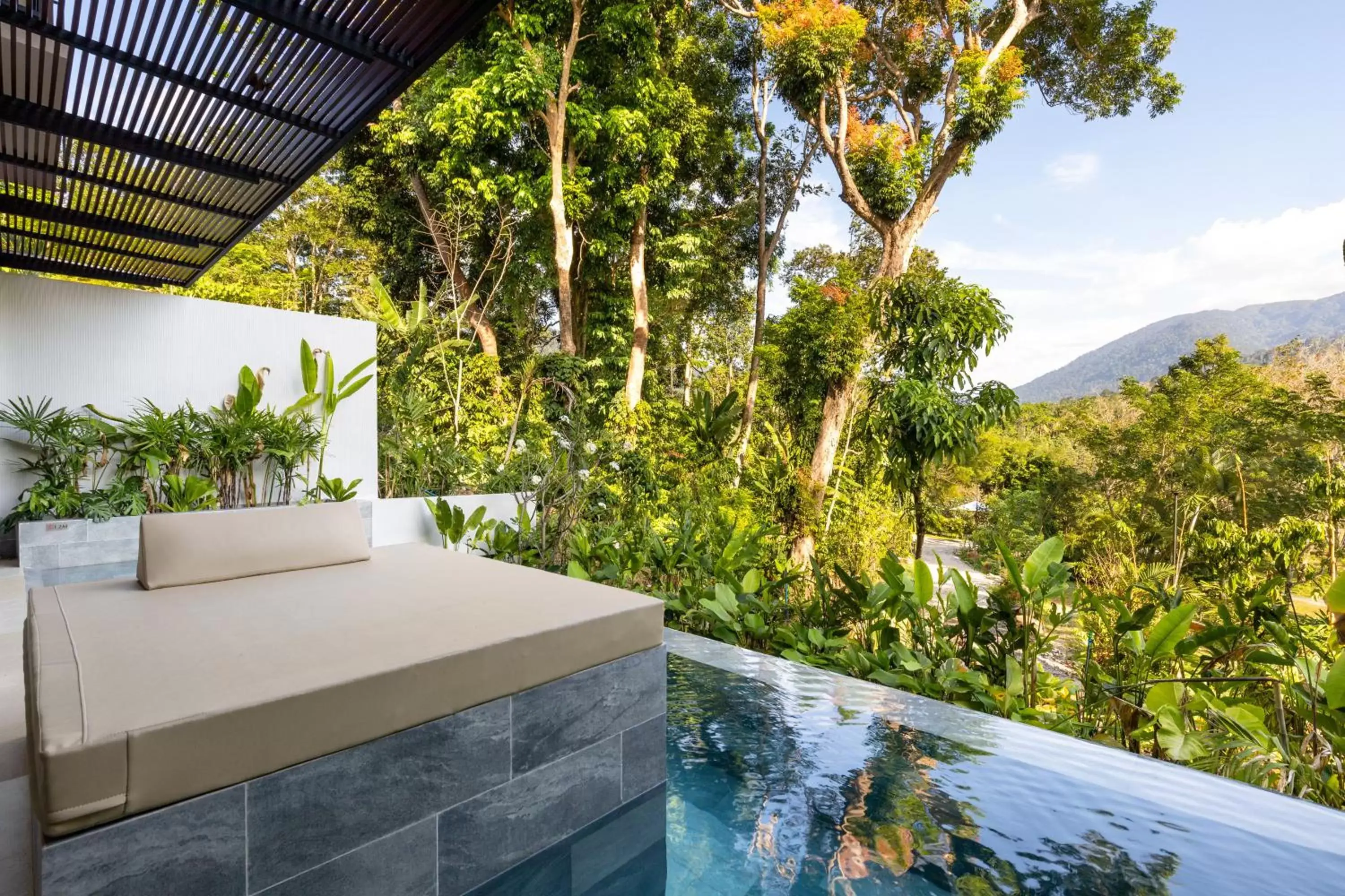 Swimming pool in Kachonghills Tented Resort Trang Swimming pool in Kachonghills Tented Resort Trang