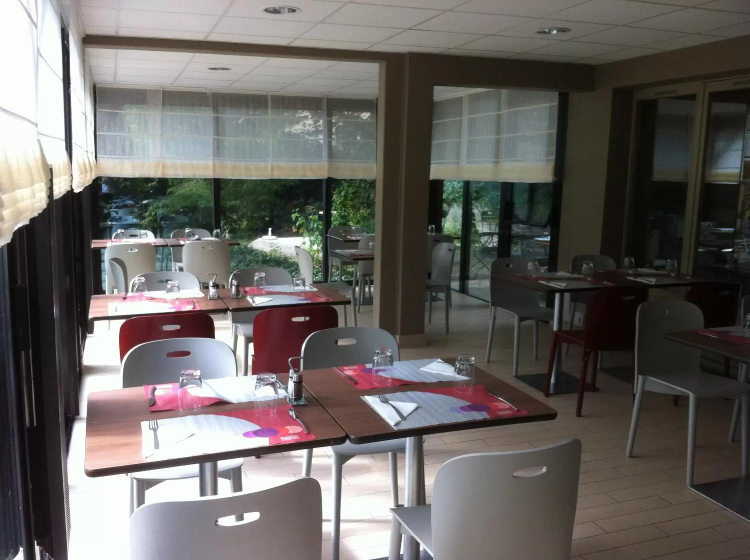 Restaurant/Places to Eat in Campanile Vichy - Bellerive