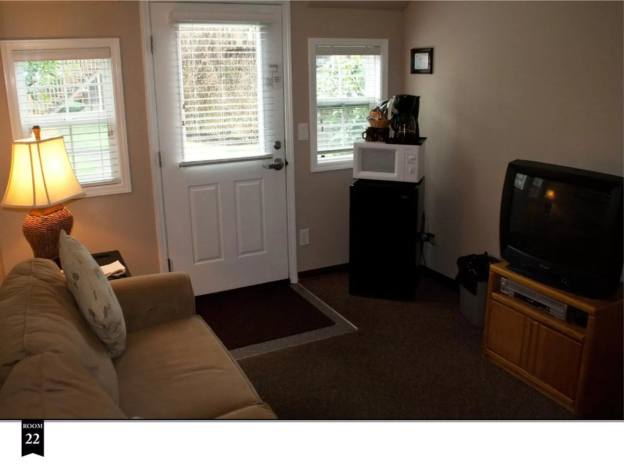 Living room, Seating Area in Ecola Creek Lodge