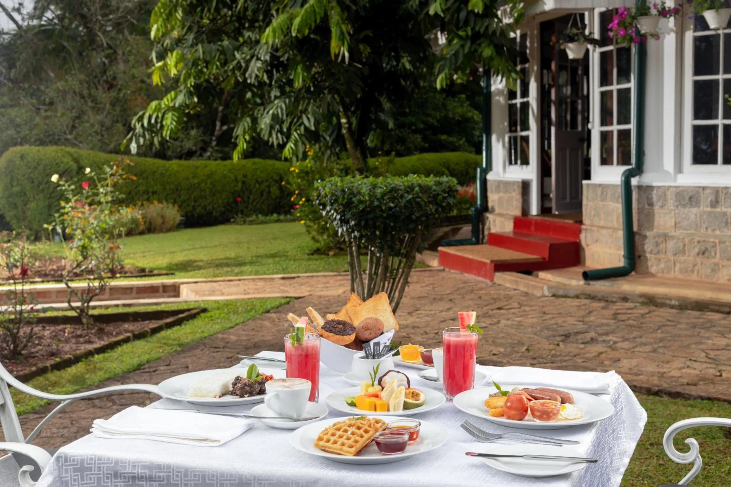 Meals in Mountbatten Bungalow- Thema Collection