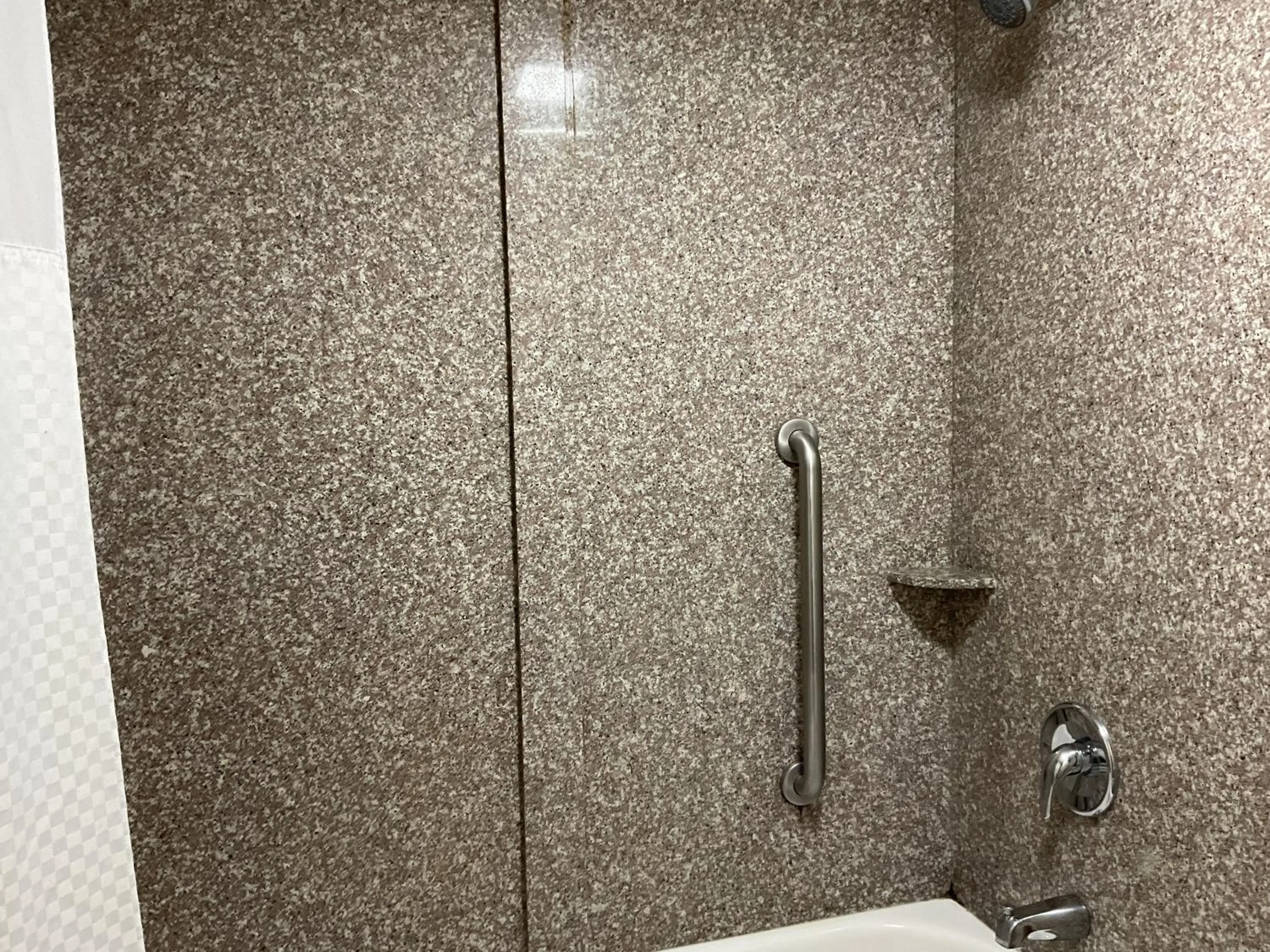 Shower in Super 8 by Wyndham Chattanooga/East Ridge