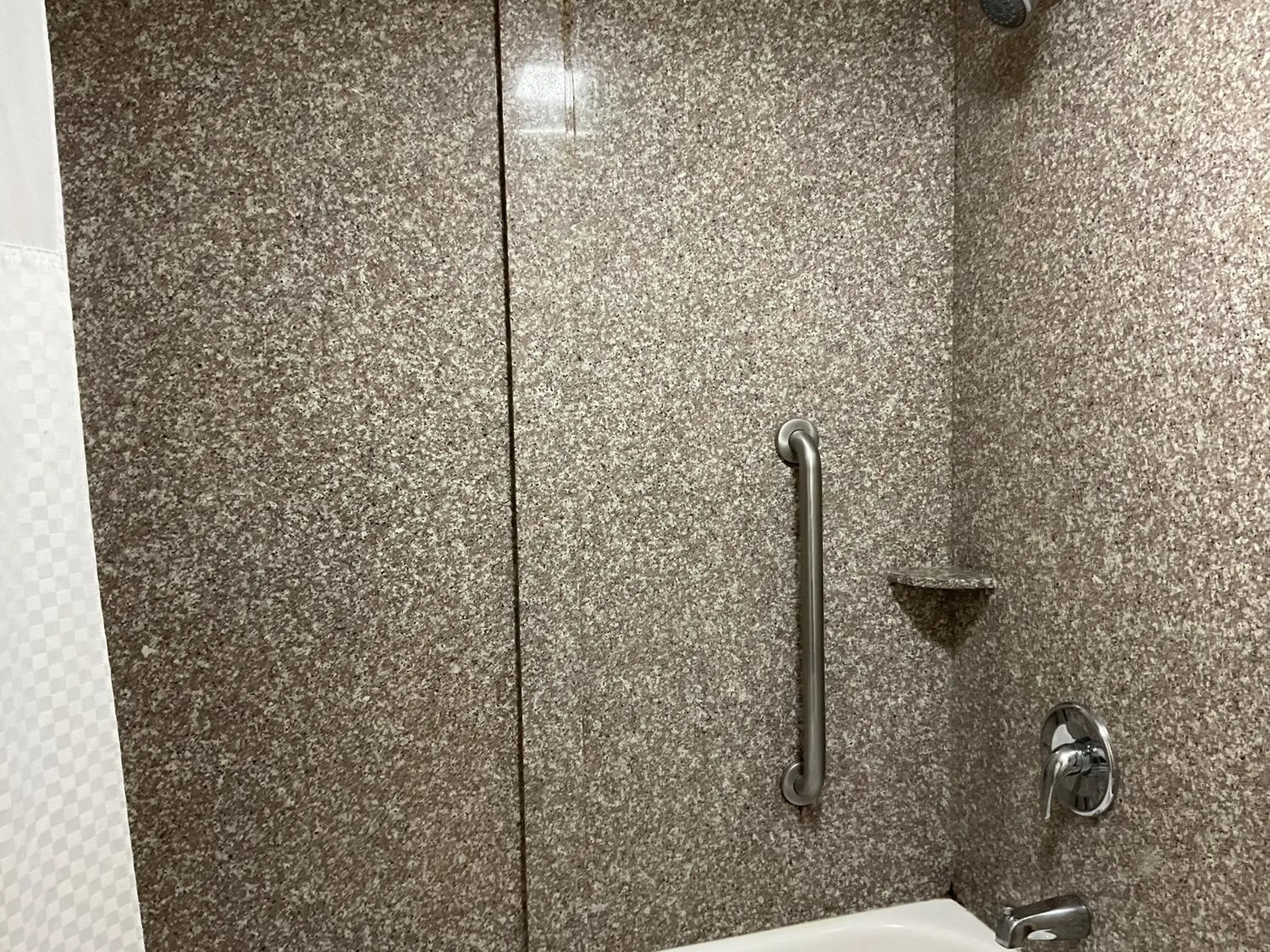 Shower, Bathroom in Super 8 by Wyndham Chattanooga/East Ridge