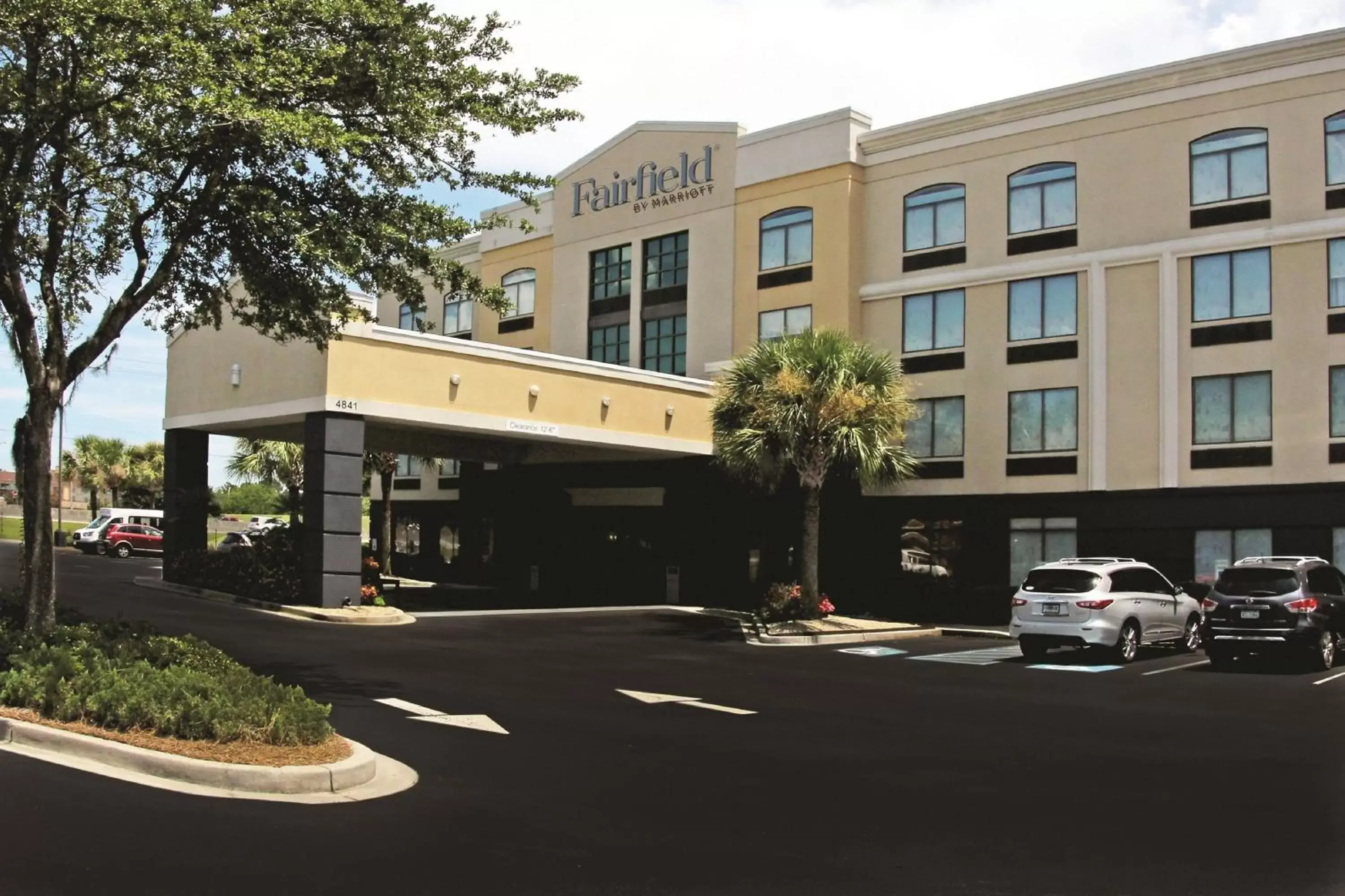 Property Building in Fairfield Inn & Suites by Marriott Charleston Airport/Convention Center