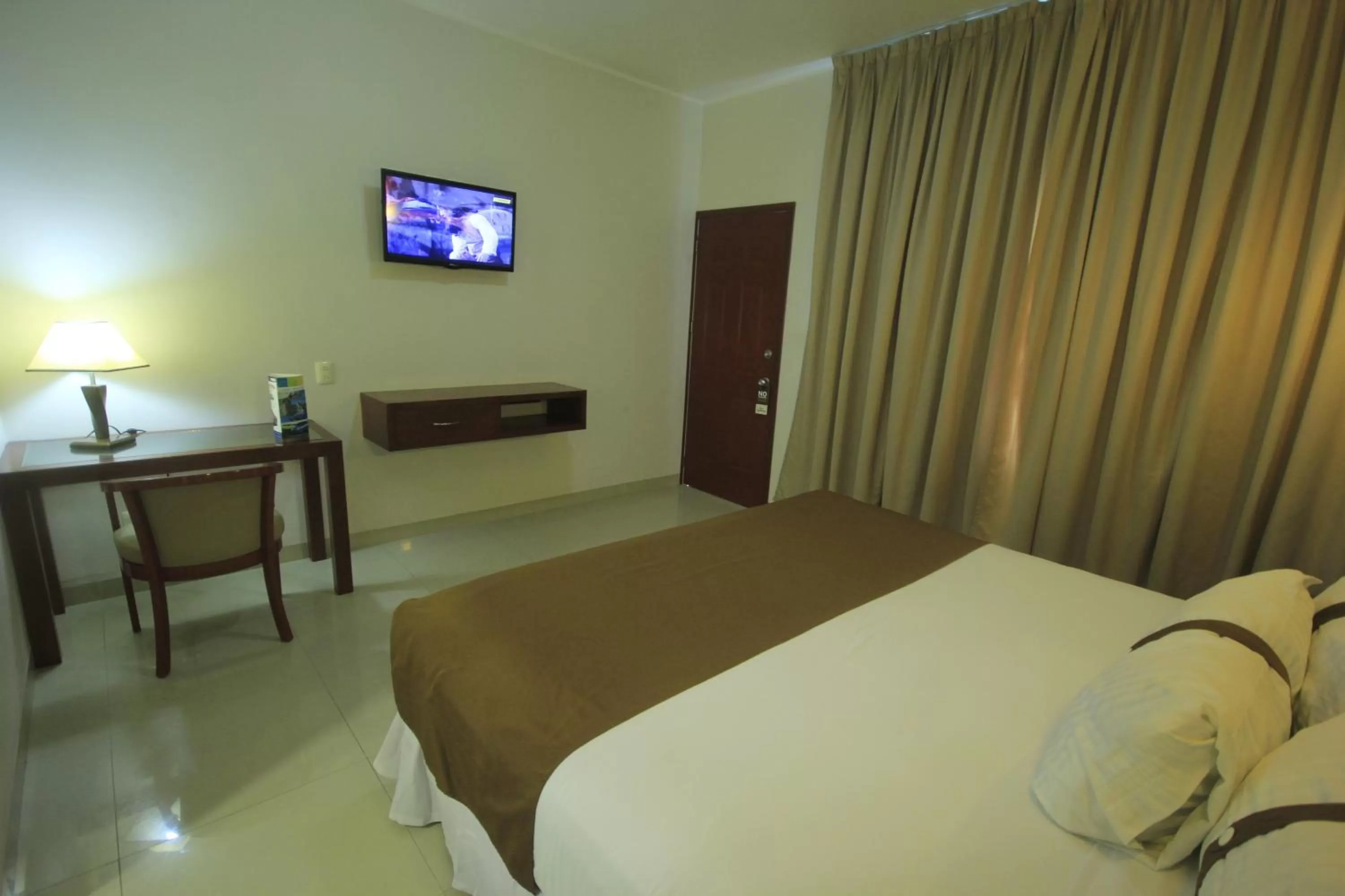 Staff, Bed in Hotel Casa Blanca