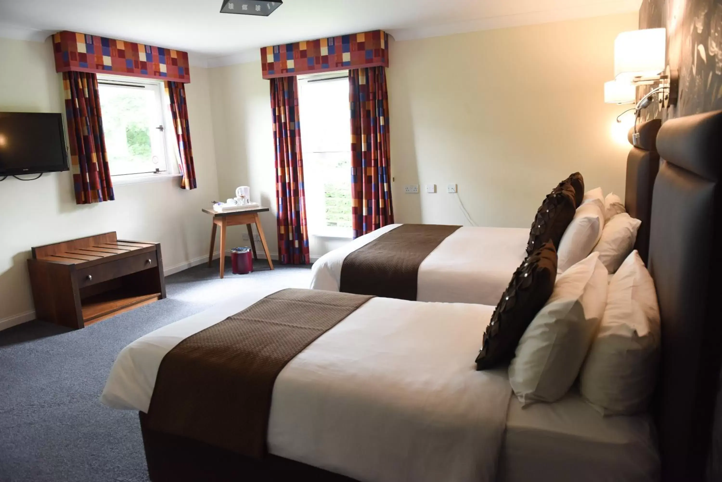 Bedroom, Bed in Castlecary House Hotel