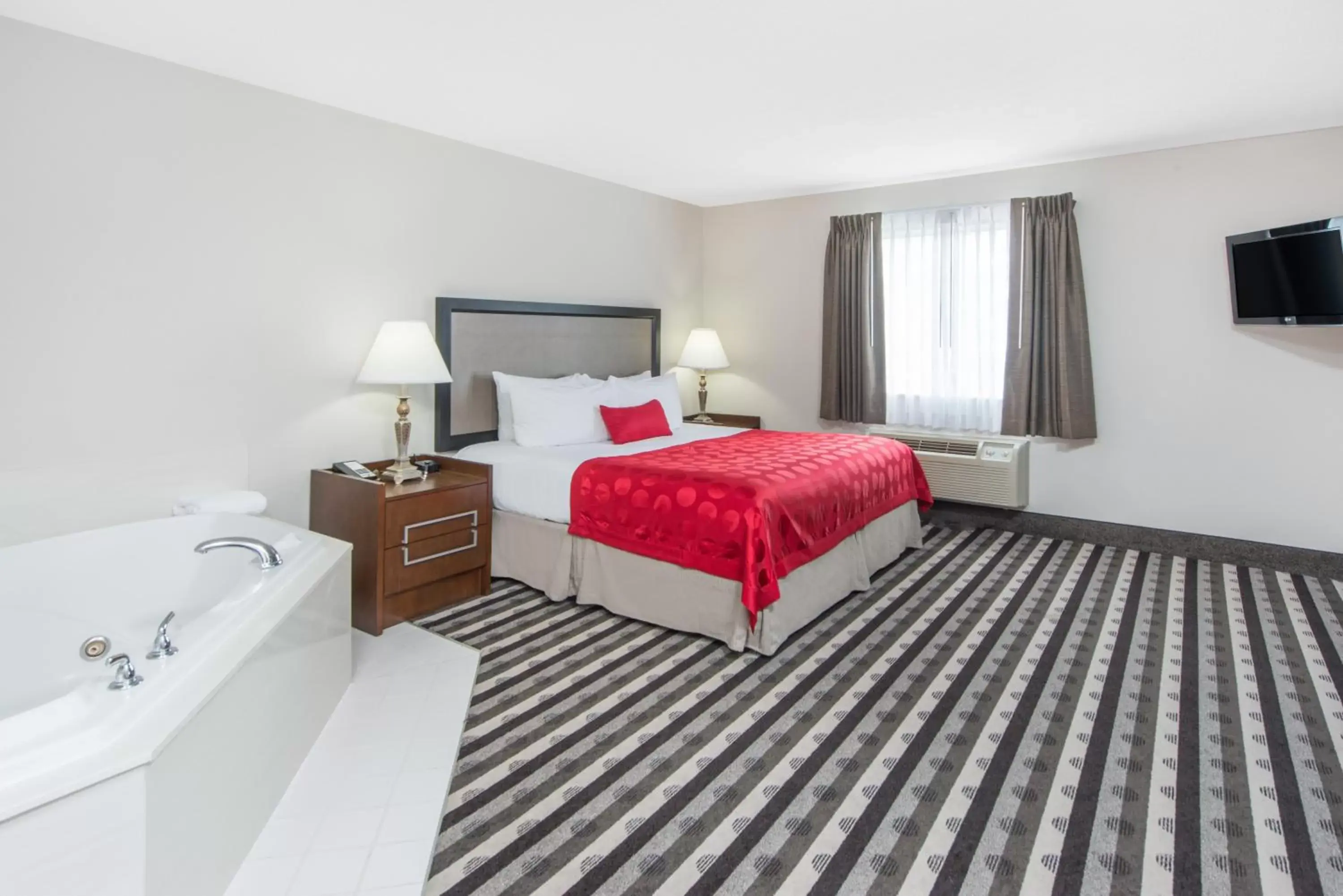TV and multimedia, Bed in Ramada by Wyndham Springfield North