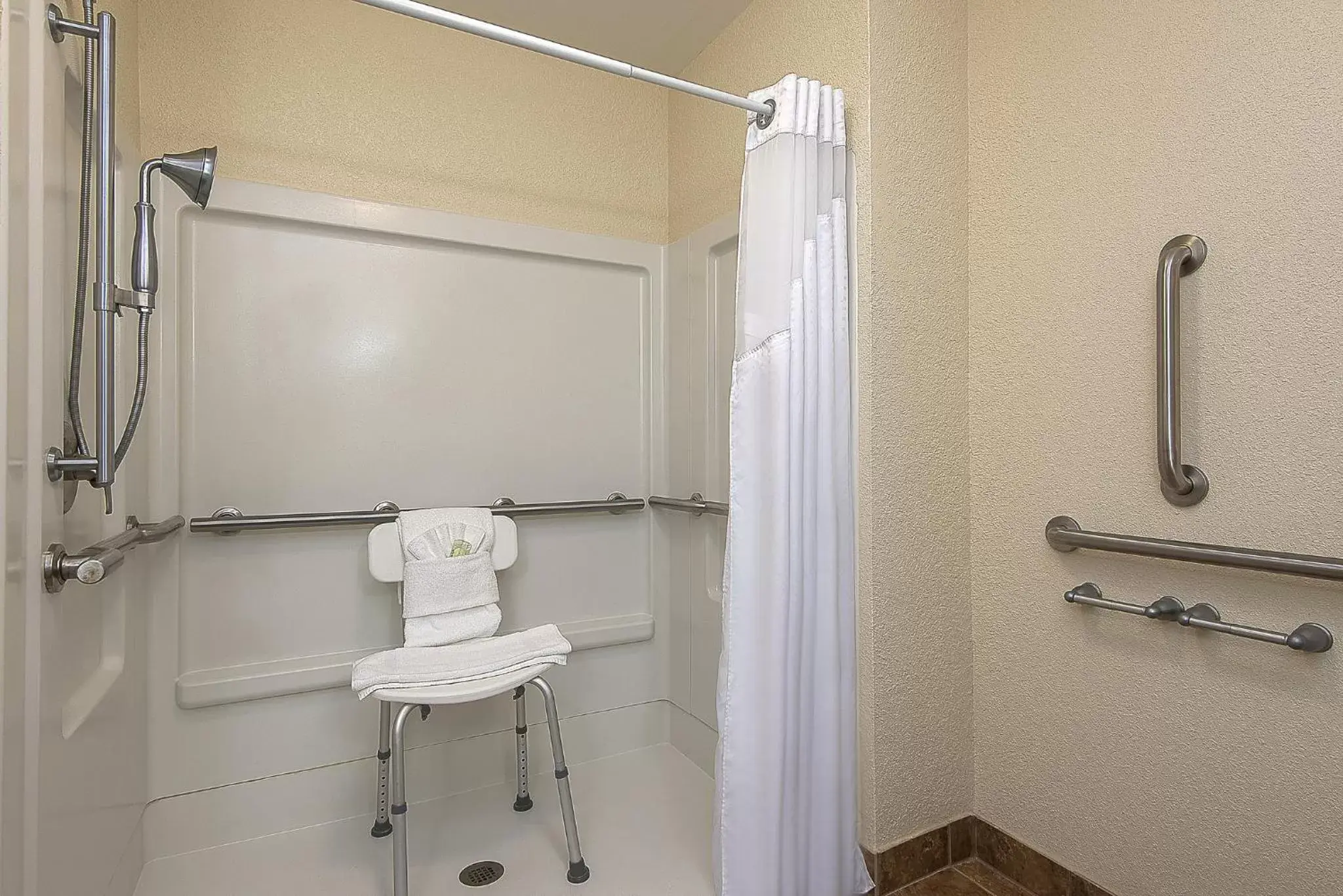 Photo of the whole room, Bathroom in Holiday Inn Express and Suites Lafayette East, an IHG Hotel