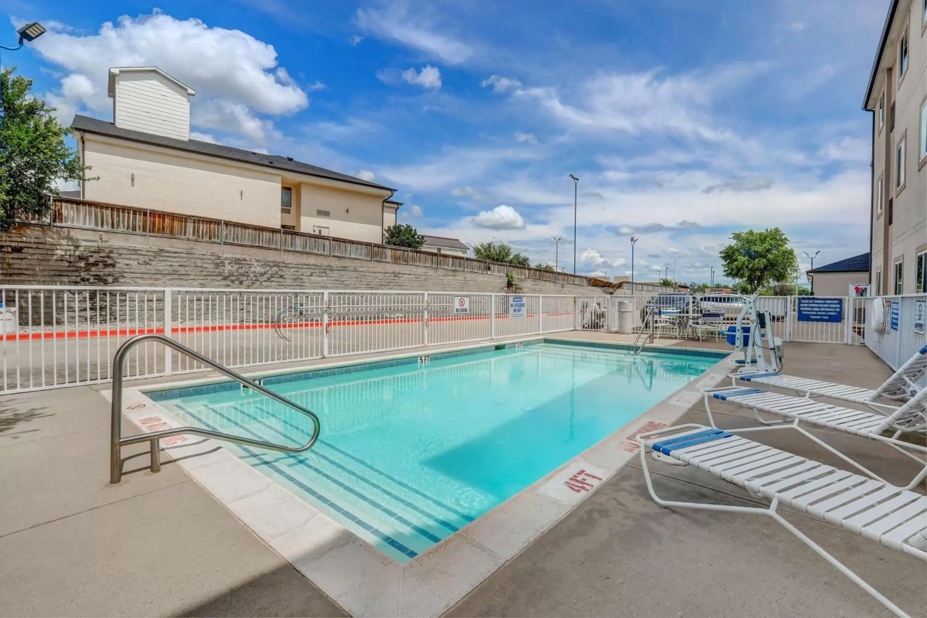 Activities, Swimming Pool in Motel 6-Weatherford, TX