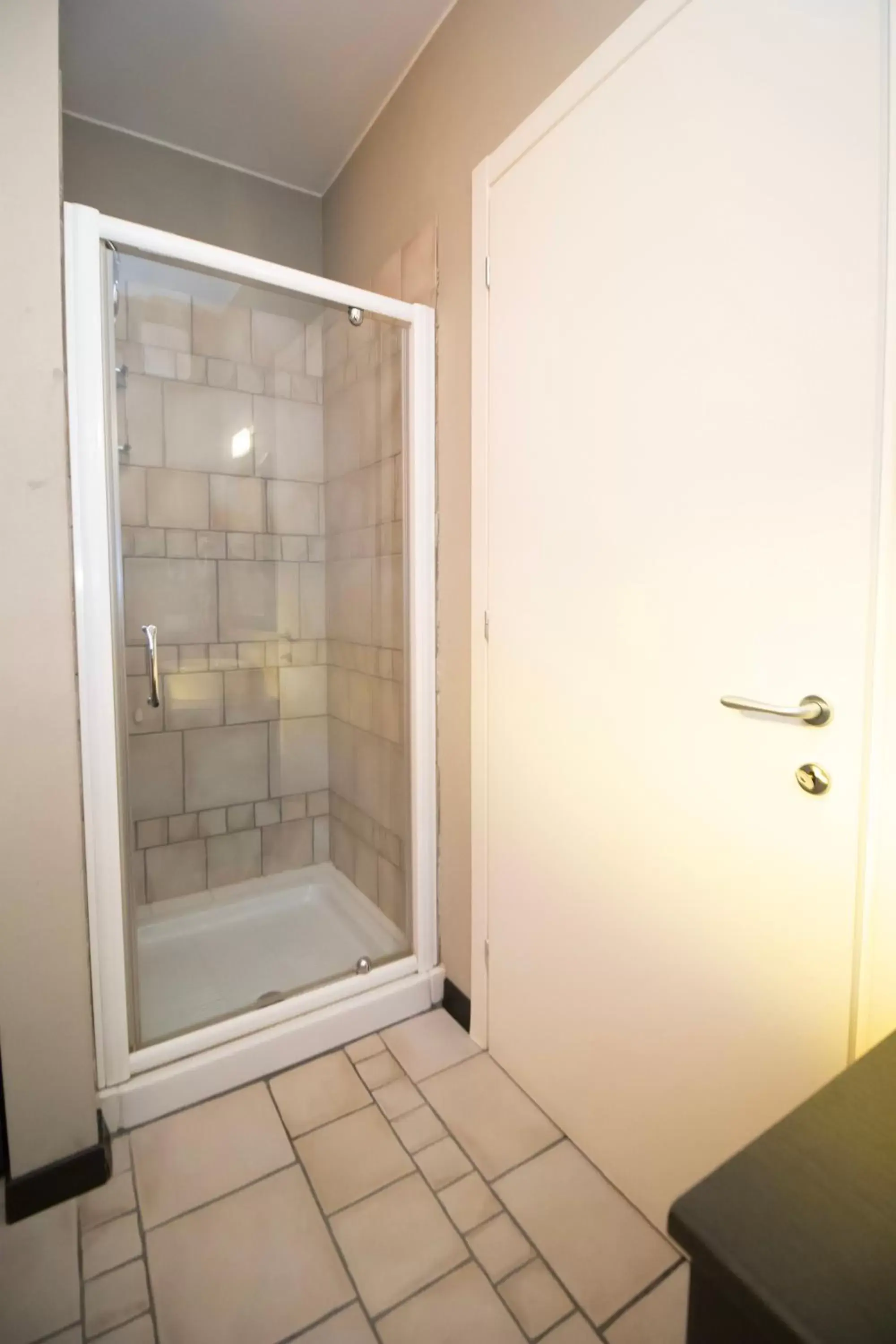 Shower, Bathroom in CasAlbergo - Superior Lake Apartments
