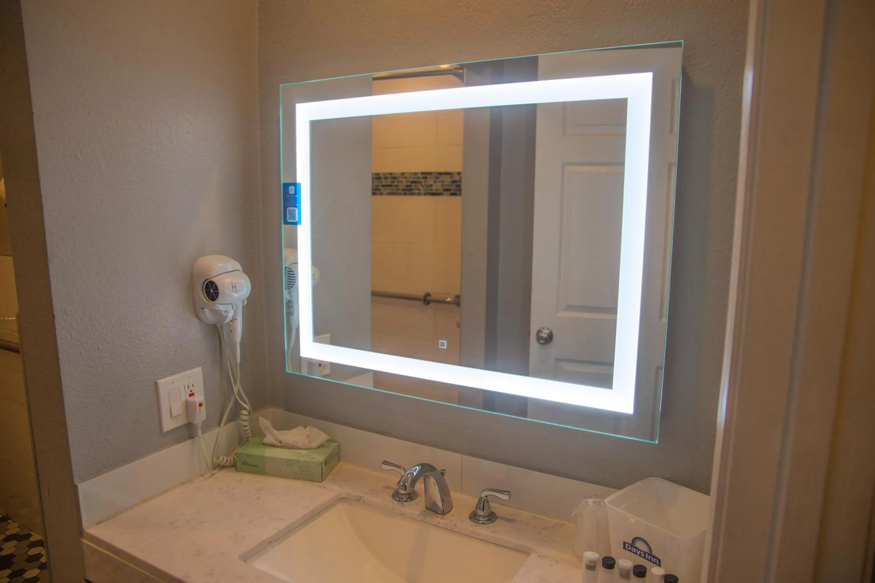 Days Inn by Wyndham Redwood City