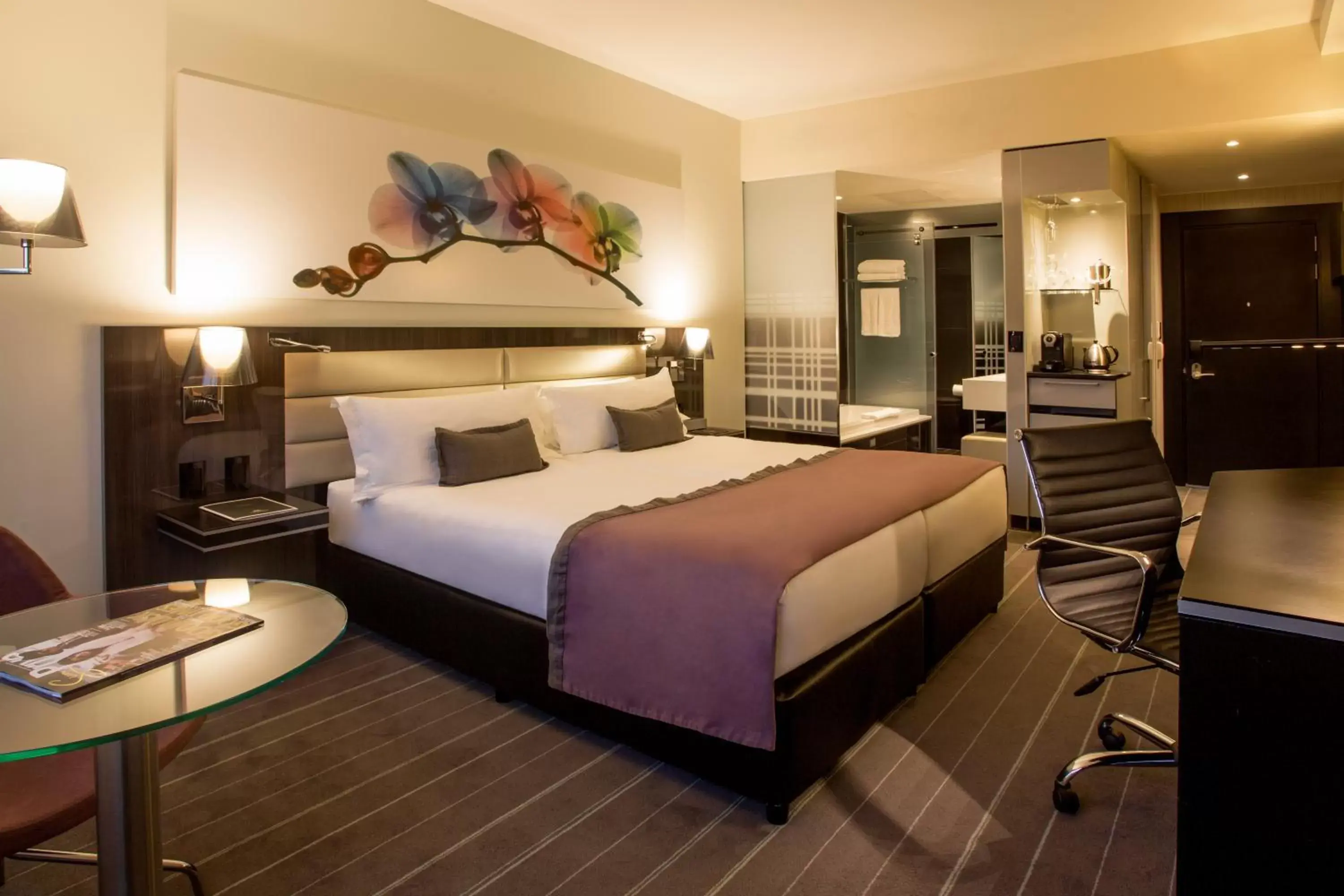 Luxury Twin Room in The Maslow Hotel, Sandton Luxury Twin Room in The Maslow Hotel, Sandton