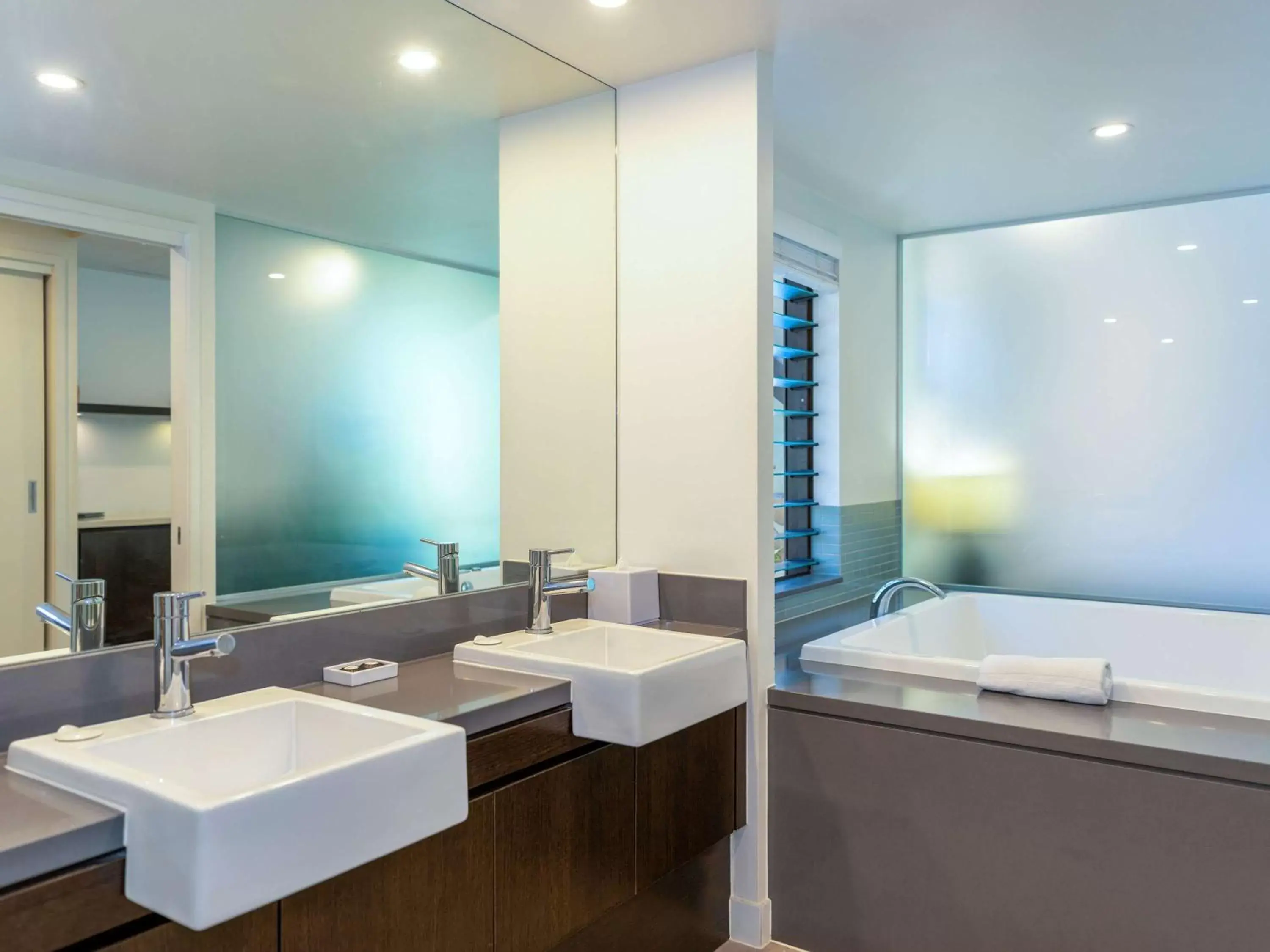 Photo of the whole room, Bathroom in Pullman Port Douglas Sea Temple Resort and Spa