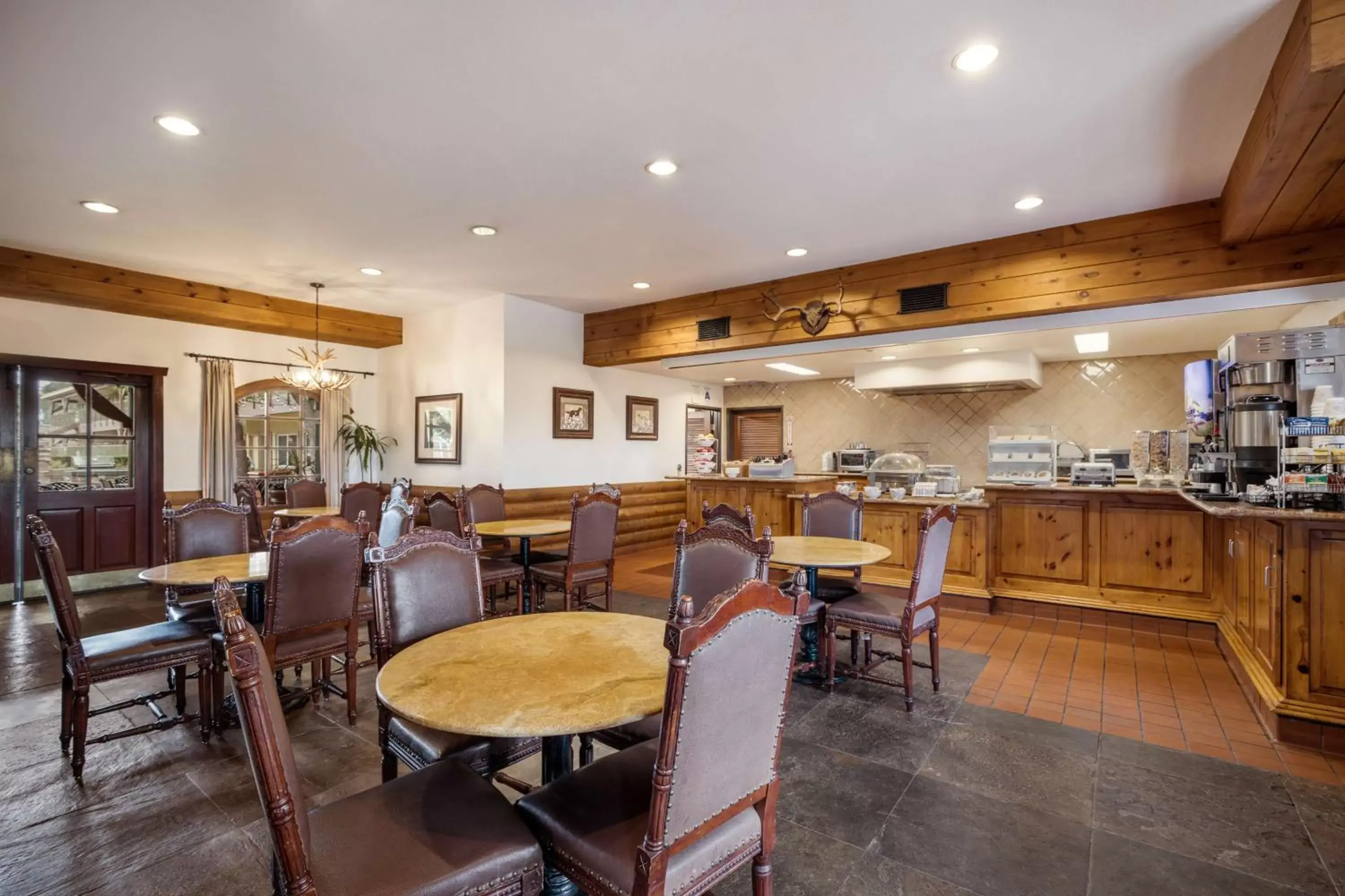 Restaurant/places to eat in Best Western Corona Hotel & Suites Restaurant/places to eat in Best Western Corona Hotel & Suites