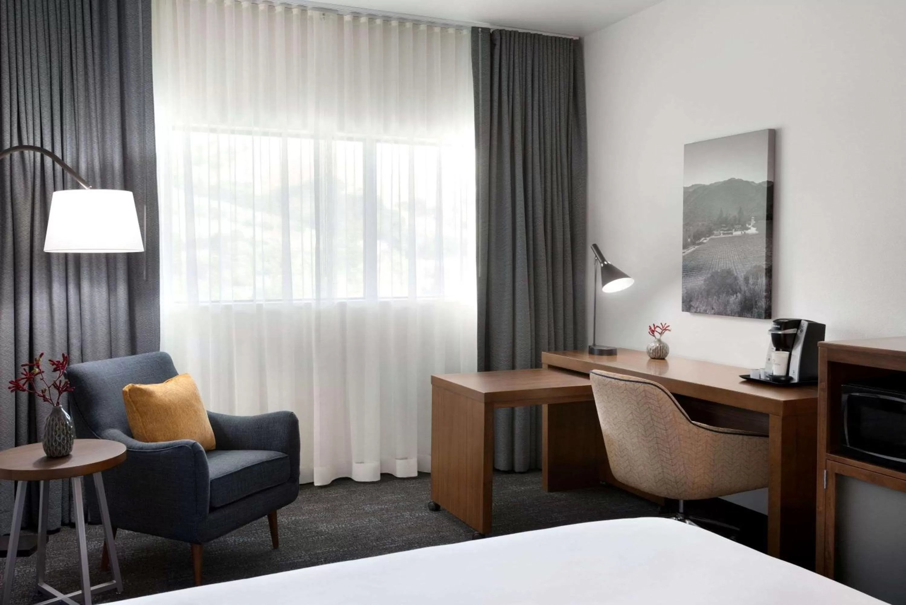 Photo of the whole room, Bed in La Quinta by Wyndham San Luis Obispo