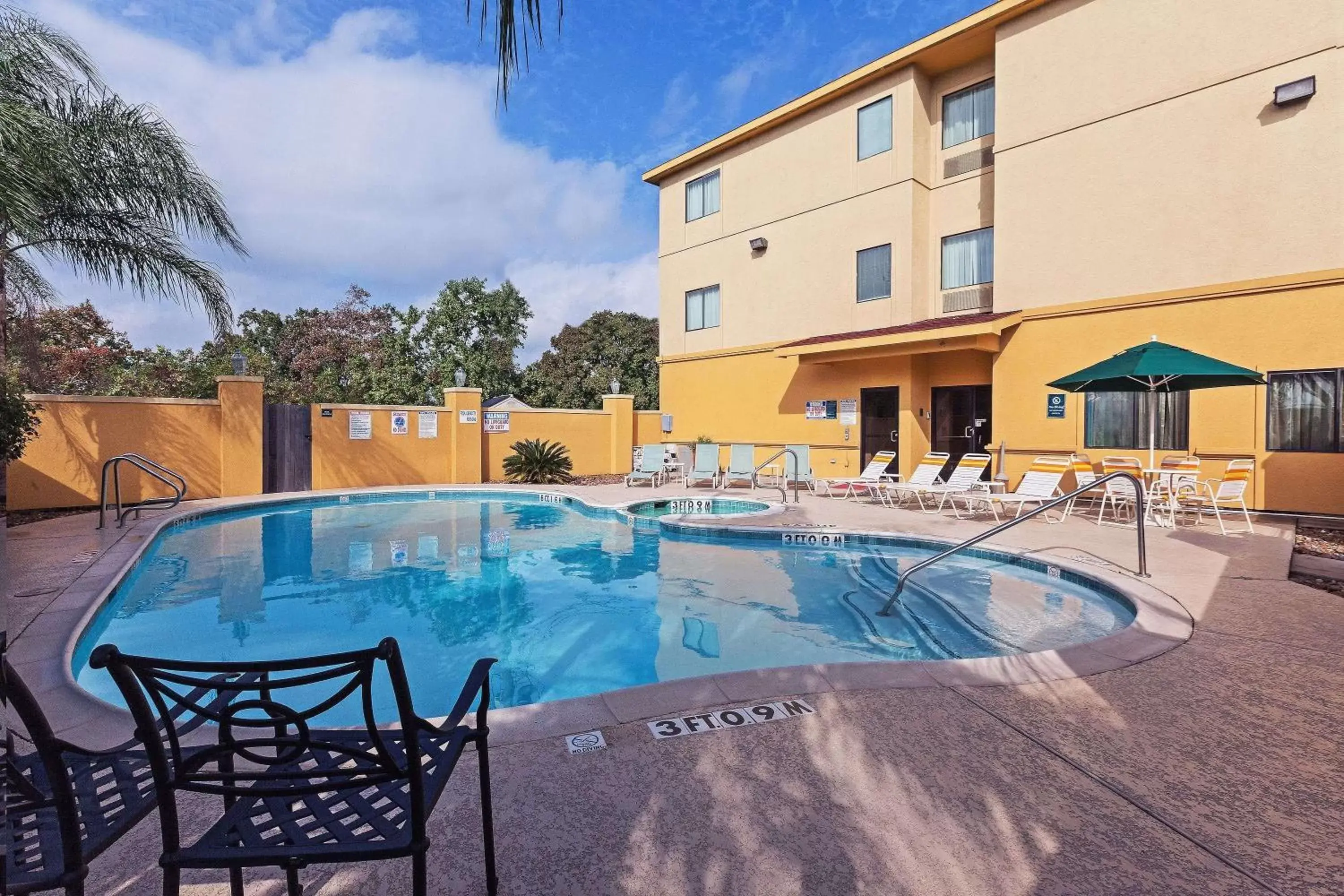 On site, Swimming Pool in La Quinta by Wyndham Pasadena