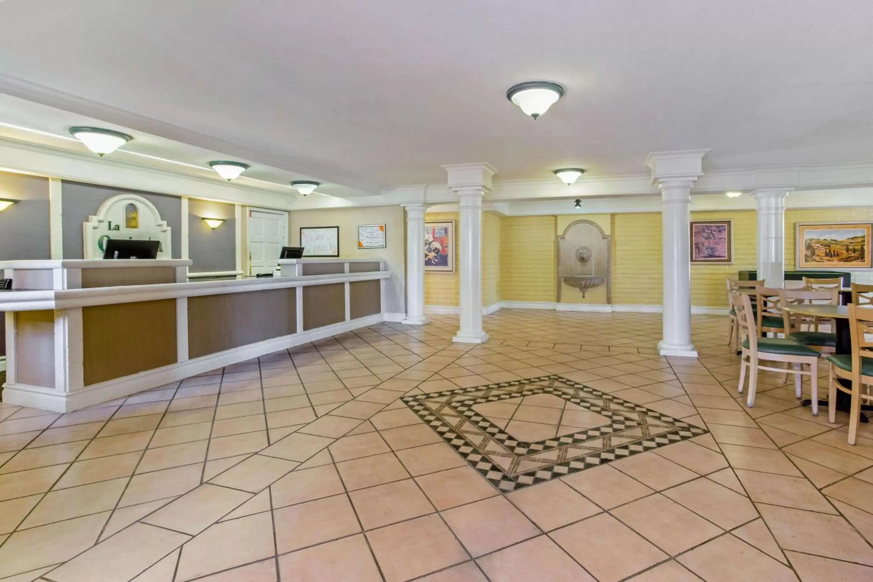 Lobby or reception, Lobby/Reception in La Quinta Inn by Wyndham Tampa Bay Pinellas Park Clearwater